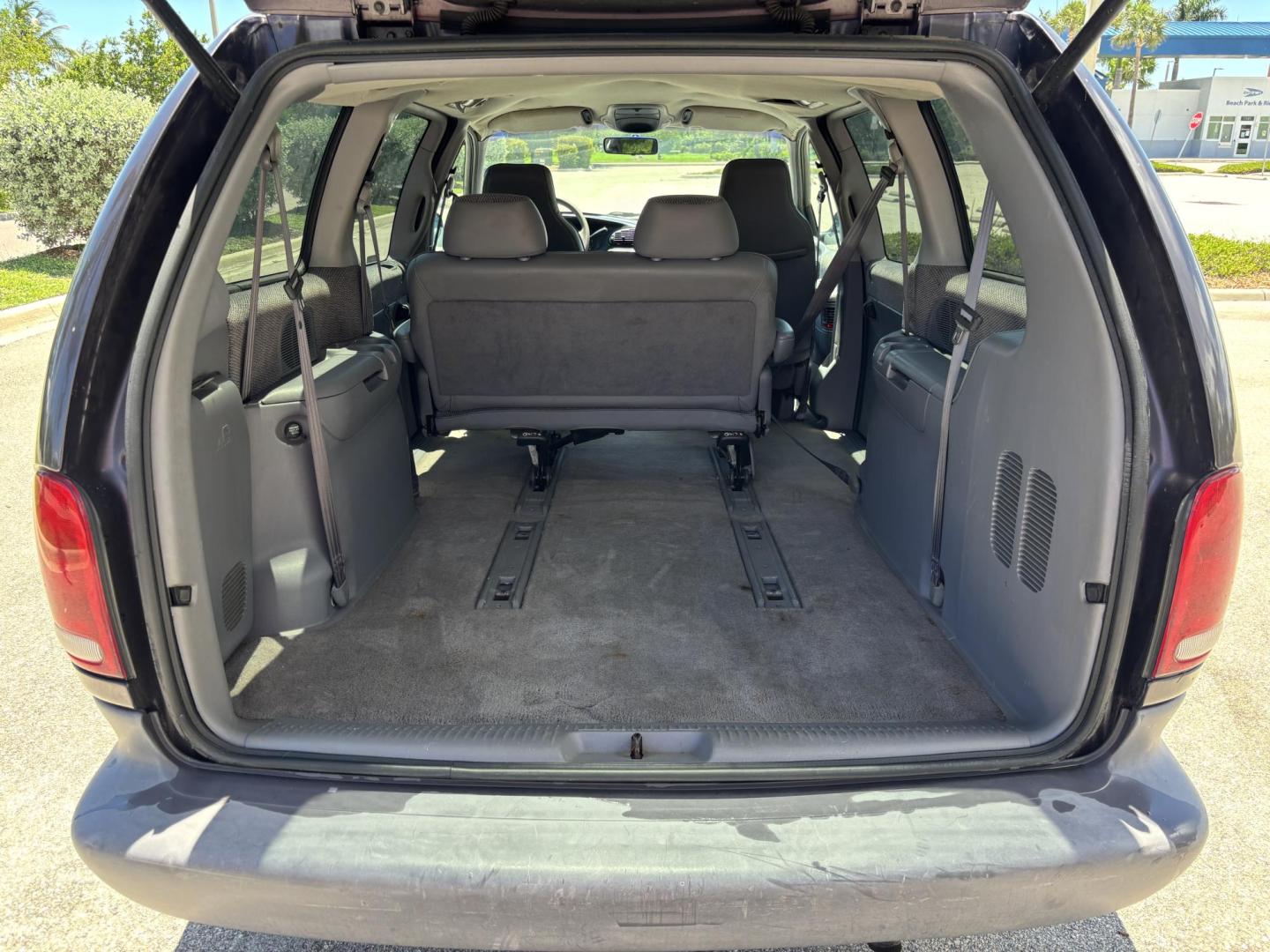 1996 PURPLE Plymouth Grand Voyager SE (2P4GP44R1TR) with an 3.3L V6 OHV 12V engine, located at 11170 Summerlin Square Dr., Fort Myers Beach, FL, 33931, (239) 999-7777, 26.493546, -81.941628 - Photo#9