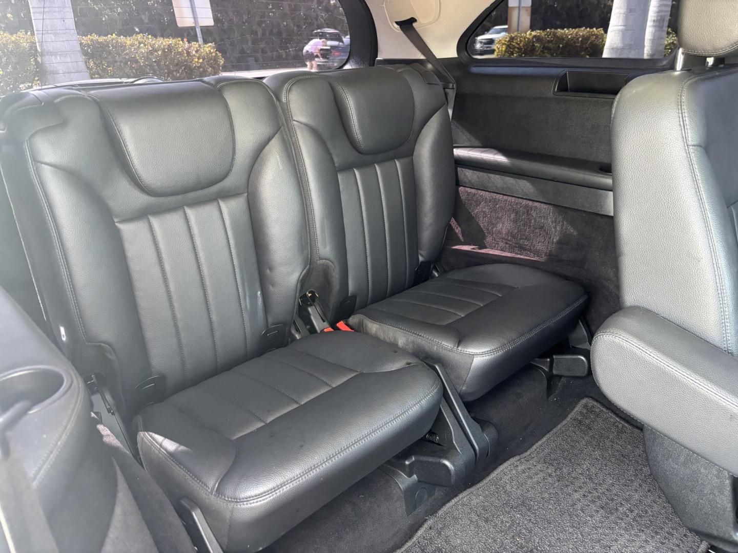 2006 SILVER /BLACK Mercedes-Benz R-Class R350 (4JGCB65E76A) with an 3.5L V6 DOHC 24V engine, 7-Speed Automatic Overdrive transmission, located at 11170 Summerlin Square Dr., Fort Myers Beach, FL, 33931, (239) 999-7777, 26.493546, -81.941628 - As Is - Photo#26