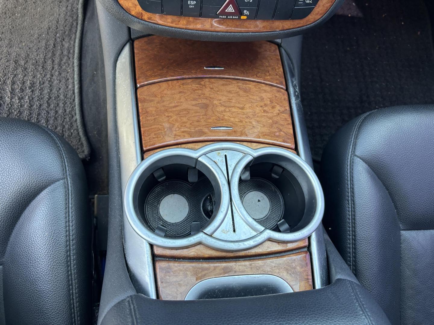 2006 SILVER /BLACK Mercedes-Benz R-Class R350 (4JGCB65E76A) with an 3.5L V6 DOHC 24V engine, 7-Speed Automatic Overdrive transmission, located at 11170 Summerlin Square Dr., Fort Myers Beach, FL, 33931, (239) 999-7777, 26.493546, -81.941628 - As Is - Photo#36
