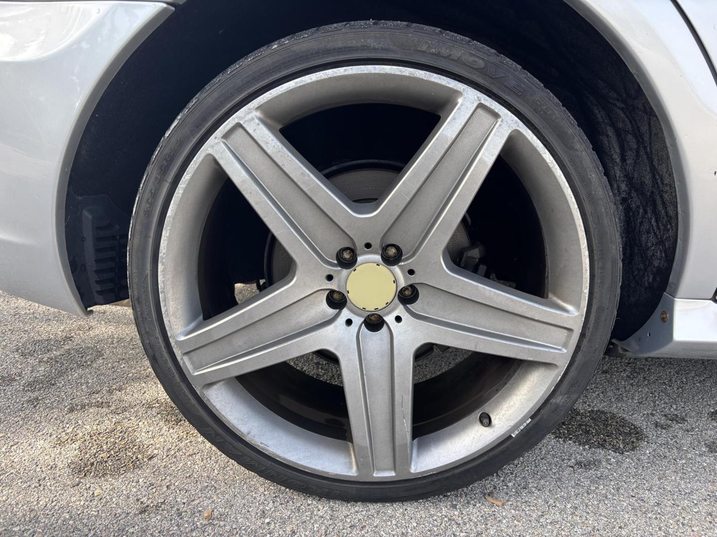 2006 SILVER /BLACK Mercedes-Benz R-Class R350 (4JGCB65E76A) with an 3.5L V6 DOHC 24V engine, 7-Speed Automatic Overdrive transmission, located at 11170 Summerlin Square Dr., Fort Myers Beach, FL, 33931, (239) 999-7777, 26.493546, -81.941628 - As Is - Photo#54