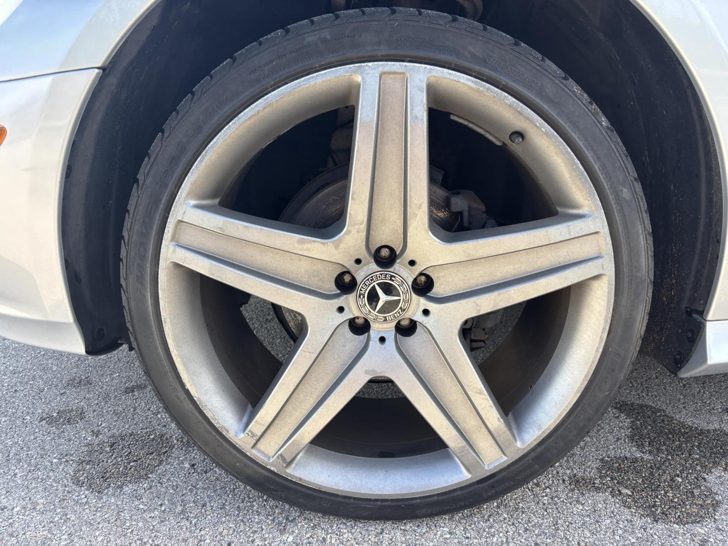 2006 SILVER /BLACK Mercedes-Benz R-Class R350 (4JGCB65E76A) with an 3.5L V6 DOHC 24V engine, 7-Speed Automatic Overdrive transmission, located at 11170 Summerlin Square Dr., Fort Myers Beach, FL, 33931, (239) 999-7777, 26.493546, -81.941628 - As Is - Photo#52