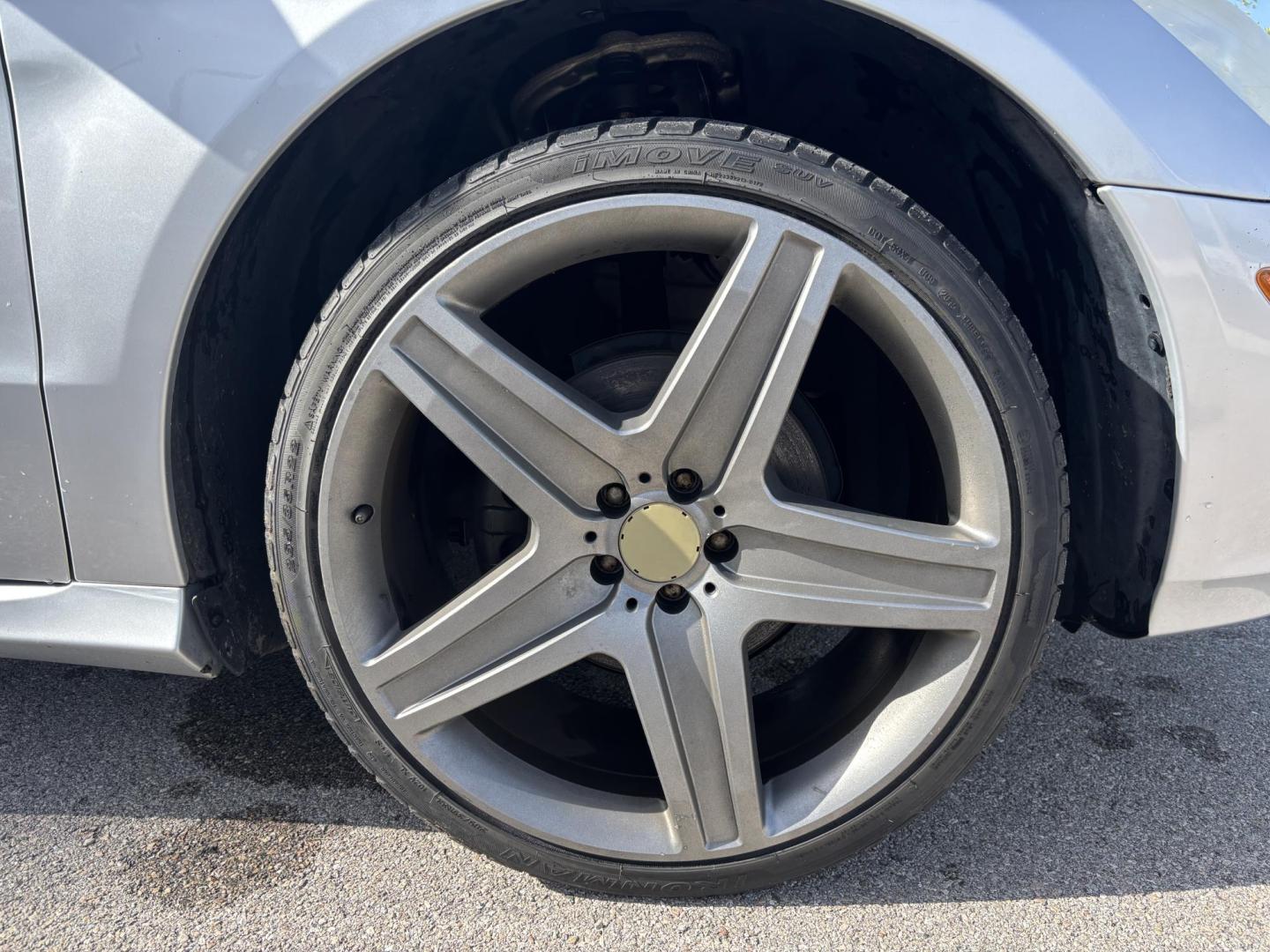 2006 SILVER /BLACK Mercedes-Benz R-Class R350 (4JGCB65E76A) with an 3.5L V6 DOHC 24V engine, 7-Speed Automatic Overdrive transmission, located at 11170 Summerlin Square Dr., Fort Myers Beach, FL, 33931, (239) 999-7777, 26.493546, -81.941628 - As Is - Photo#53