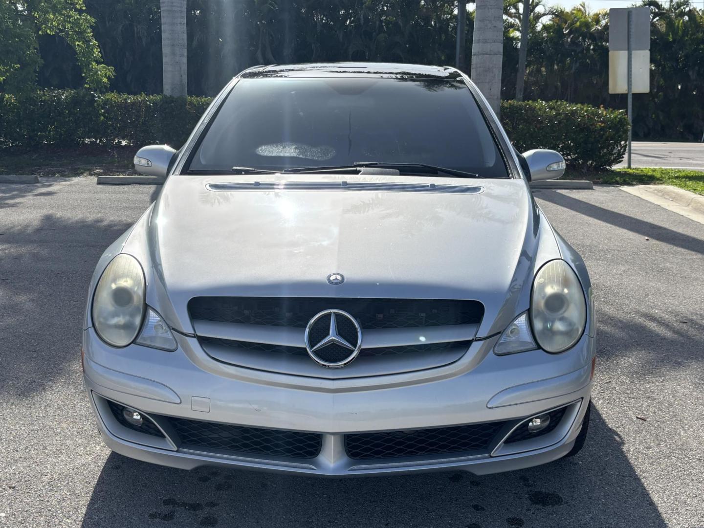 2006 SILVER /BLACK Mercedes-Benz R-Class R350 (4JGCB65E76A) with an 3.5L V6 DOHC 24V engine, 7-Speed Automatic Overdrive transmission, located at 11170 Summerlin Square Dr., Fort Myers Beach, FL, 33931, (239) 999-7777, 26.493546, -81.941628 - As Is - Photo#1
