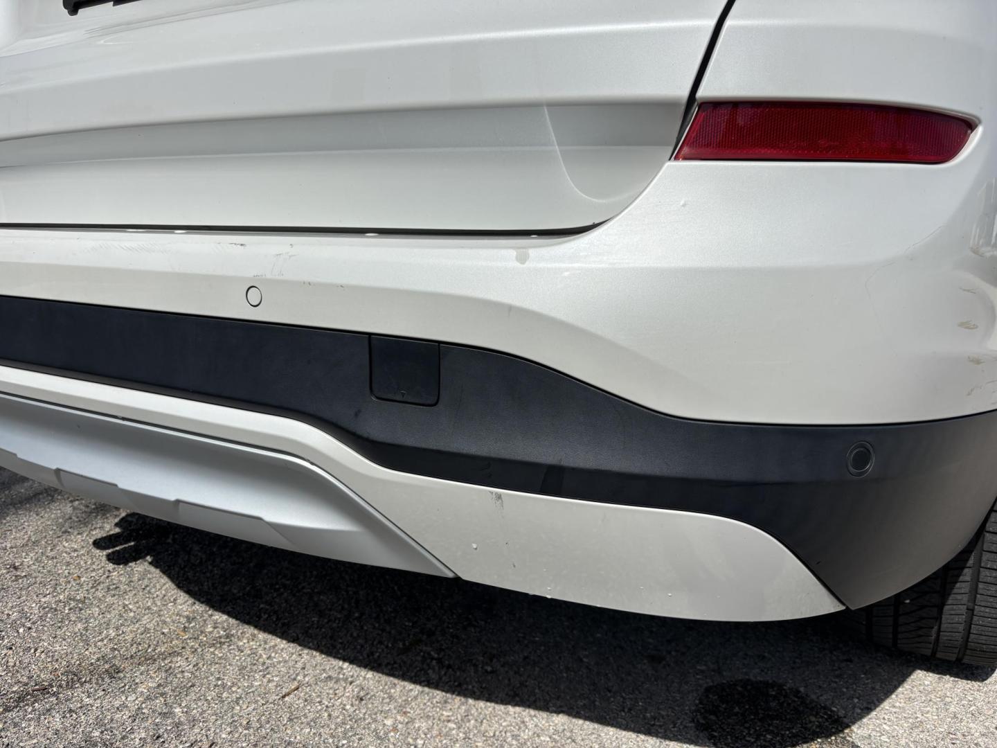 2016 WHITE BMW X3 xDrive28i (5UXWX9C5XG0) with an 2.0L L4 DOHC 16V engine, 8-Speed Automatic transmission, located at 11170 Summerlin Square Dr., Fort Myers Beach, FL, 33931, (239) 999-7777, 26.493546, -81.941628 - Photo#53
