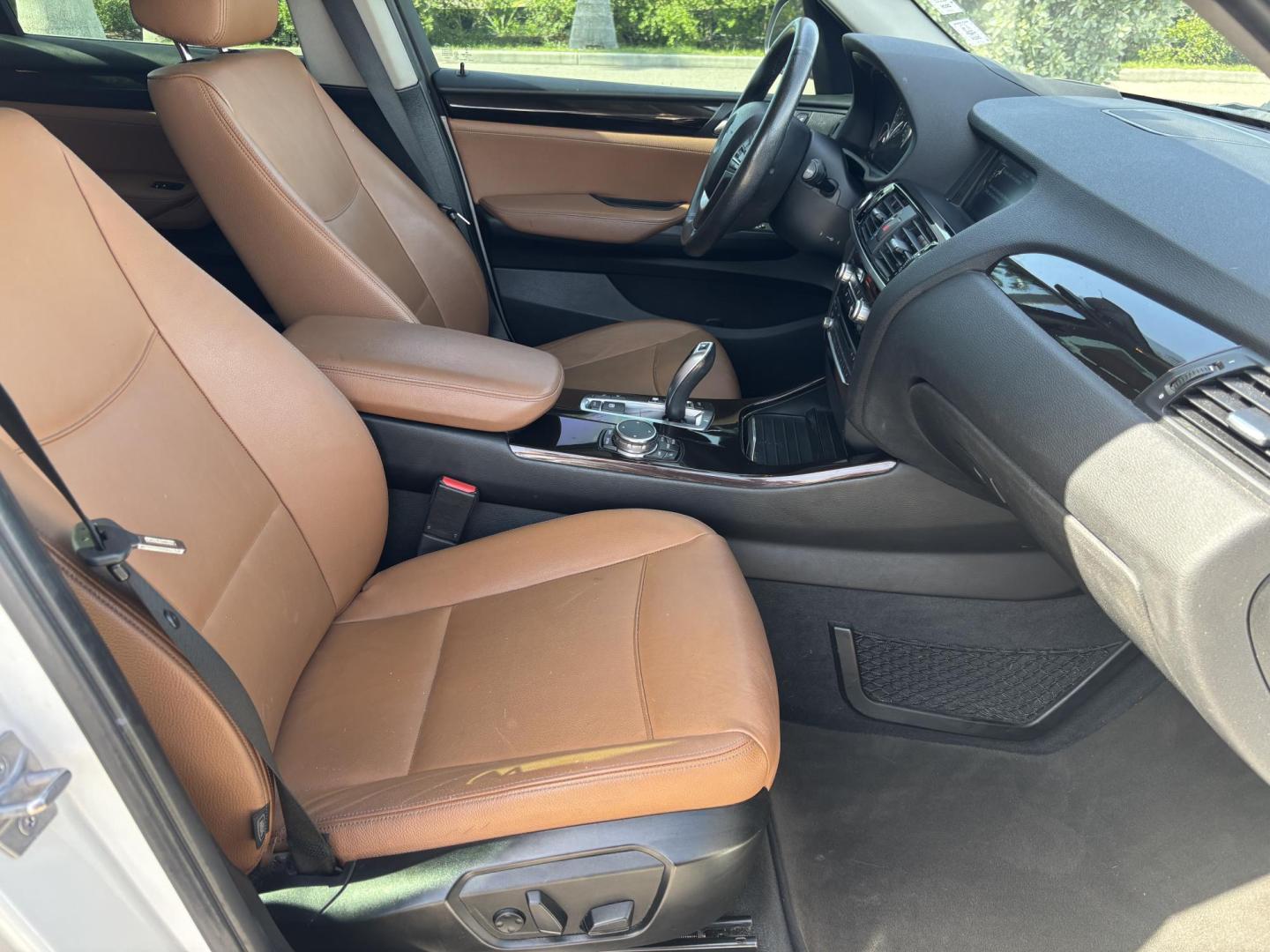 2016 WHITE BMW X3 xDrive28i (5UXWX9C5XG0) with an 2.0L L4 DOHC 16V engine, 8-Speed Automatic transmission, located at 11170 Summerlin Square Dr., Fort Myers Beach, FL, 33931, (239) 999-7777, 26.493546, -81.941628 - Photo#26