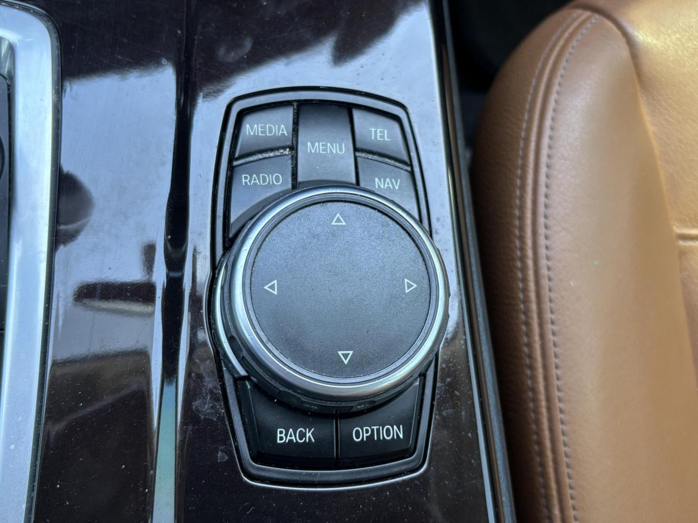 2016 WHITE BMW X3 xDrive28i (5UXWX9C5XG0) with an 2.0L L4 DOHC 16V engine, 8-Speed Automatic transmission, located at 11170 Summerlin Square Dr., Fort Myers Beach, FL, 33931, (239) 999-7777, 26.493546, -81.941628 - Photo#43
