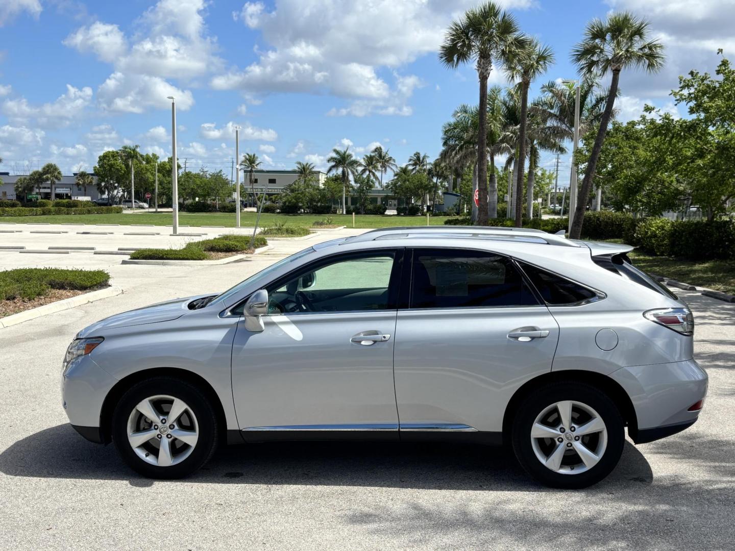 2010 SILVER /OYSTER Lexus RX 350 AWD (2T2BK1BA6AC) with an 3.5L V6 DOHC 24V engine, 5-Speed Automatic transmission, located at 11170 Summerlin Square Dr., Fort Myers Beach, FL, 33931, (239) 999-7777, 26.493546, -81.941628 - Carfax 2 Owner Maintenance inspection completed Drain plug gasket replaced Fluids checked Maintenance reminder reset Oil and filter changed Steering/suspension lubricated Tire condition and pressure checked - Photo#3