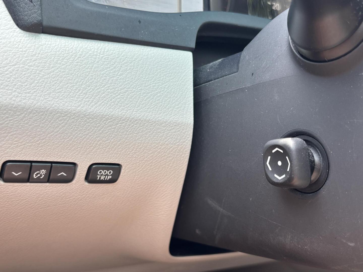 2010 SILVER /OYSTER Lexus RX 350 AWD (2T2BK1BA6AC) with an 3.5L V6 DOHC 24V engine, 5-Speed Automatic transmission, located at 11170 Summerlin Square Dr., Fort Myers Beach, FL, 33931, (239) 999-7777, 26.493546, -81.941628 - Carfax 2 Owner Maintenance inspection completed Drain plug gasket replaced Fluids checked Maintenance reminder reset Oil and filter changed Steering/suspension lubricated Tire condition and pressure checked - Photo#17
