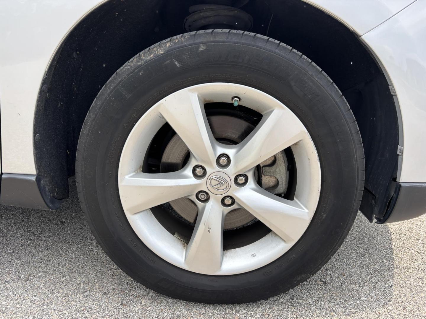 2010 SILVER /OYSTER Lexus RX 350 AWD (2T2BK1BA6AC) with an 3.5L V6 DOHC 24V engine, 5-Speed Automatic transmission, located at 11170 Summerlin Square Dr., Fort Myers Beach, FL, 33931, (239) 999-7777, 26.493546, -81.941628 - Carfax 2 Owner Maintenance inspection completed Drain plug gasket replaced Fluids checked Maintenance reminder reset Oil and filter changed Steering/suspension lubricated Tire condition and pressure checked - Photo#35