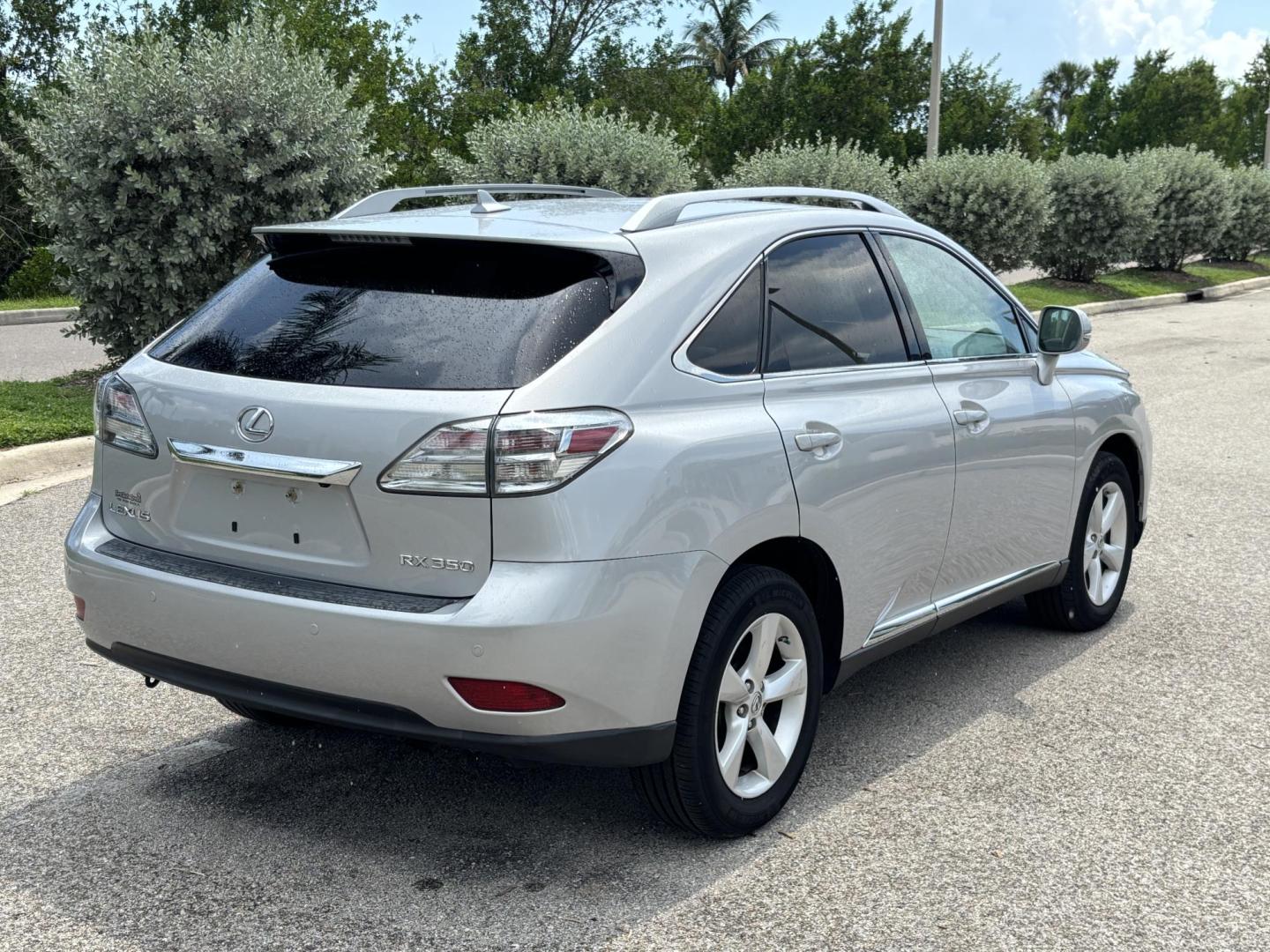 2010 SILVER /OYSTER Lexus RX 350 AWD (2T2BK1BA6AC) with an 3.5L V6 DOHC 24V engine, 5-Speed Automatic transmission, located at 11170 Summerlin Square Dr., Fort Myers Beach, FL, 33931, (239) 999-7777, 26.493546, -81.941628 - Carfax 2 Owner Maintenance inspection completed Drain plug gasket replaced Fluids checked Maintenance reminder reset Oil and filter changed Steering/suspension lubricated Tire condition and pressure checked - Photo#6