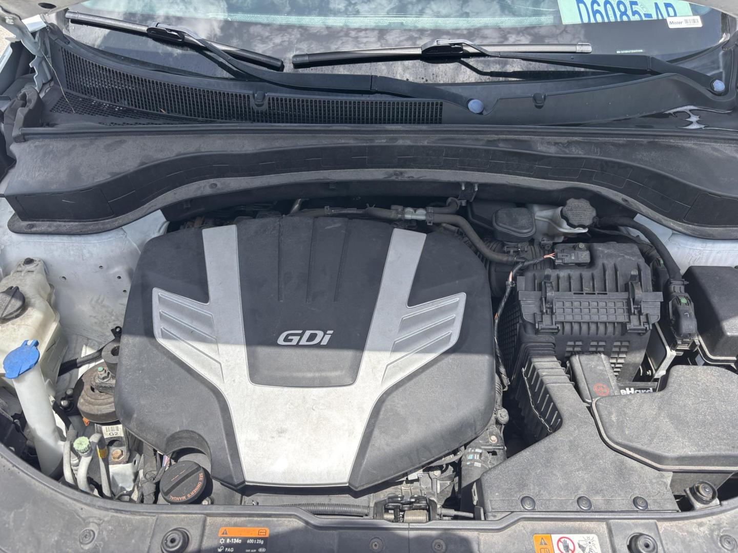 2014 WHITE /BLACK Kia Sorento SX V6 FWD (5XYKW4A72EG) with an 3.3L V6 DOHC 24V engine, 6-Speed Automatic transmission, located at 11170 Summerlin Square Dr., Fort Myers Beach, FL, 33931, (239) 999-7777, 26.493546, -81.941628 - Photo#50