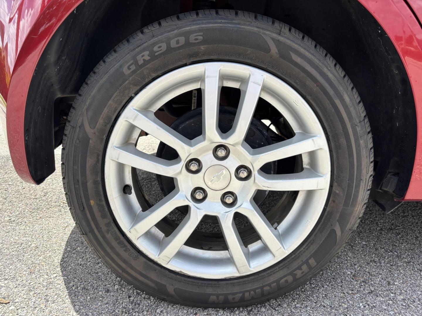 2013 RED /DARK GRAY Chevrolet Sonic LT Auto 5-Door (1G1JC6SH1D4) with an 1.8L L4 DOHC 24V FFV engine, 6-Speed Automatic transmission, located at 11170 Summerlin Square Dr., Fort Myers Beach, FL, 33931, (239) 999-7777, 26.493546, -81.941628 - We have financing available and we accept trades! Fill out a credit application on our website or come by today! If you have any questions, give us a call at (239) 999 - 7777 or visit our website at firstautocredit.com. 11170 Summerlin Square Dr, Fort Myers Beach, FL 33931 Carfax 2 Owner M - Photo#28