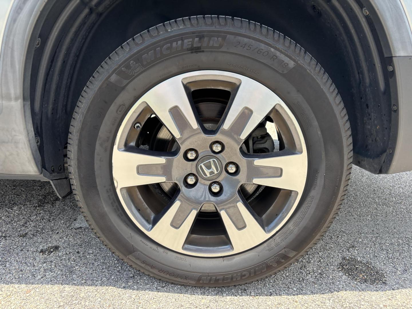 2018 GRAY /BLACK Honda Ridgeline RTL (5FPYK2F58JB) with an 3.5L V6 SOHC 24V engine, 6A transmission, located at 11170 Summerlin Square Dr., Fort Myers Beach, FL, 33931, (239) 999-7777, 26.493546, -81.941628 - Photo#9
