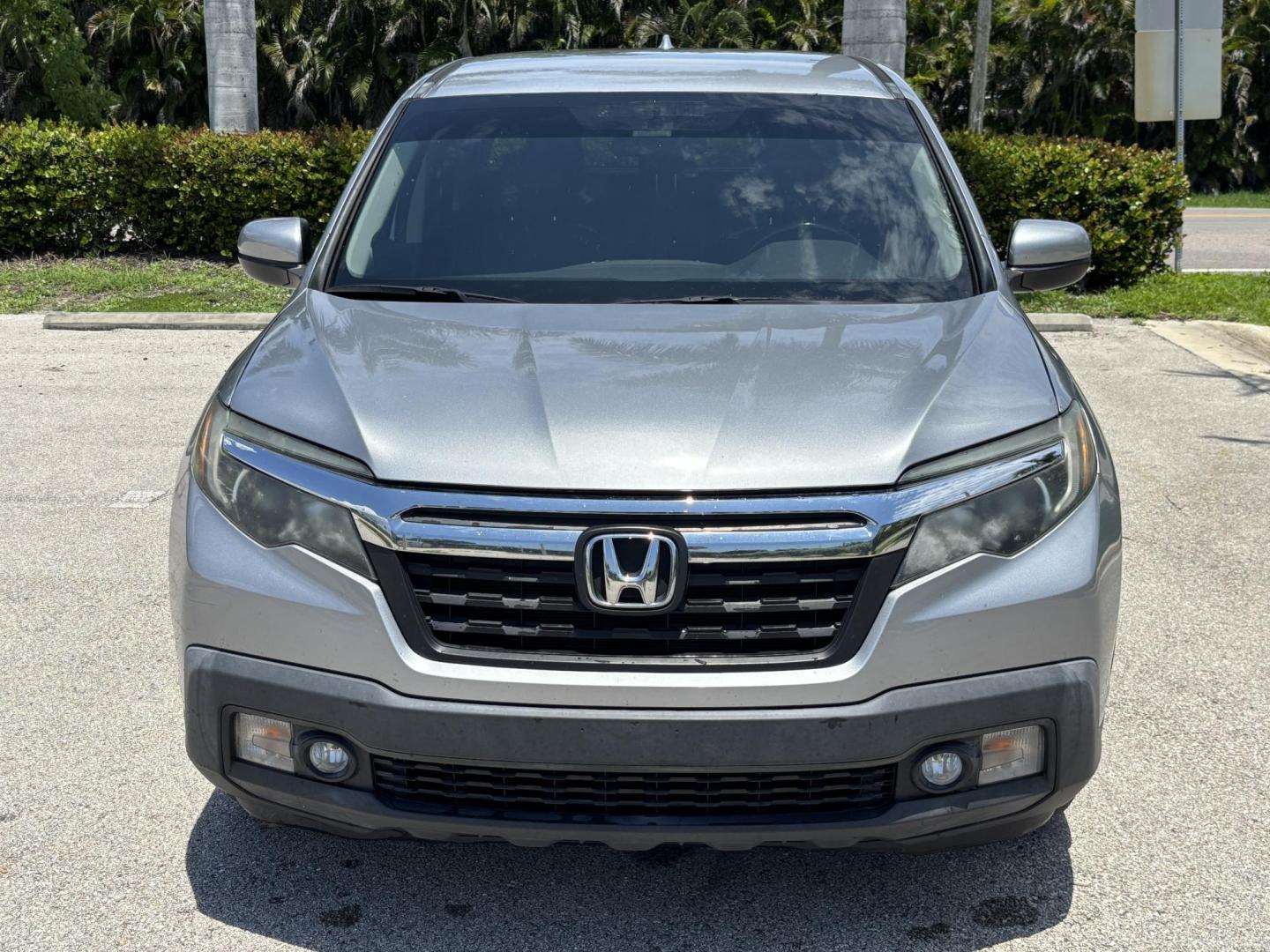 2018 GRAY /BLACK Honda Ridgeline RTL (5FPYK2F58JB) with an 3.5L V6 SOHC 24V engine, 6A transmission, located at 11170 Summerlin Square Dr., Fort Myers Beach, FL, 33931, (239) 999-7777, 26.493546, -81.941628 - Photo#1