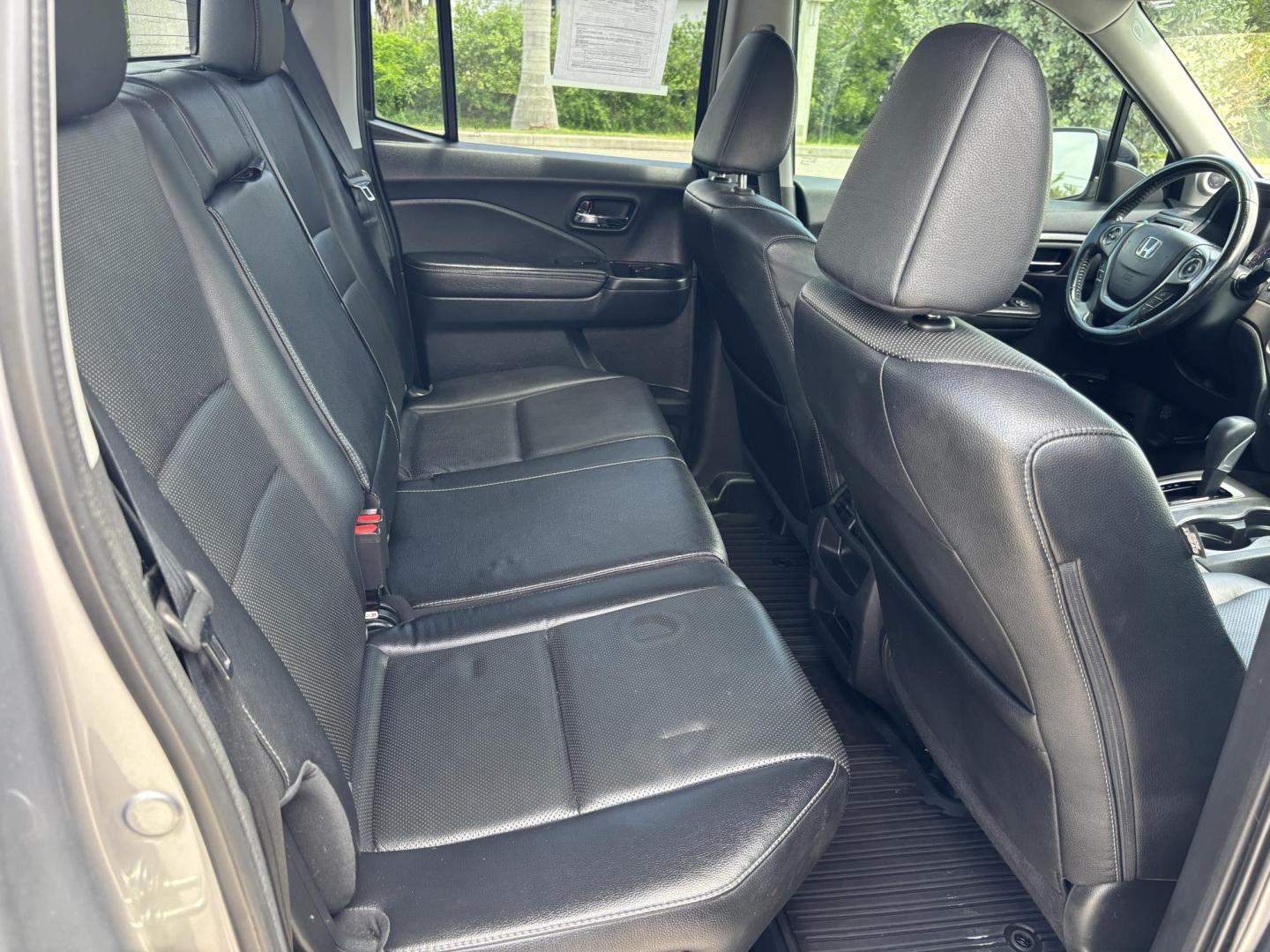 2018 GRAY /BLACK Honda Ridgeline RTL (5FPYK2F58JB) with an 3.5L V6 SOHC 24V engine, 6A transmission, located at 11170 Summerlin Square Dr., Fort Myers Beach, FL, 33931, (239) 999-7777, 26.493546, -81.941628 - Photo#17