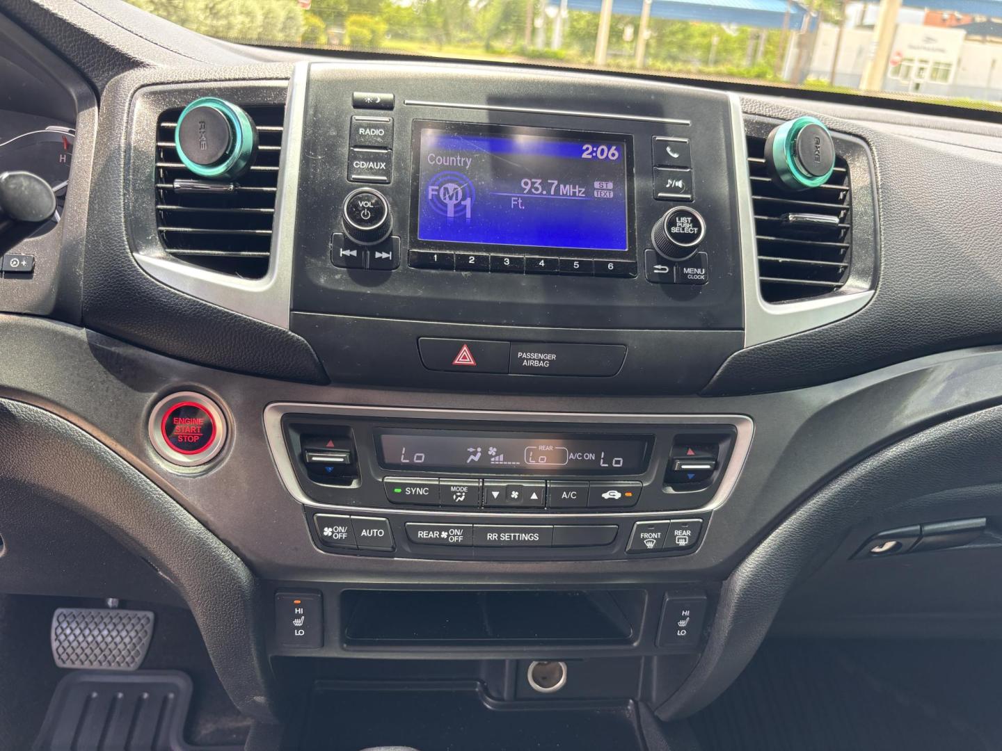 2018 GRAY /BLACK Honda Ridgeline RTL (5FPYK2F58JB) with an 3.5L V6 SOHC 24V engine, 6A transmission, located at 11170 Summerlin Square Dr., Fort Myers Beach, FL, 33931, (239) 999-7777, 26.493546, -81.941628 - Photo#21
