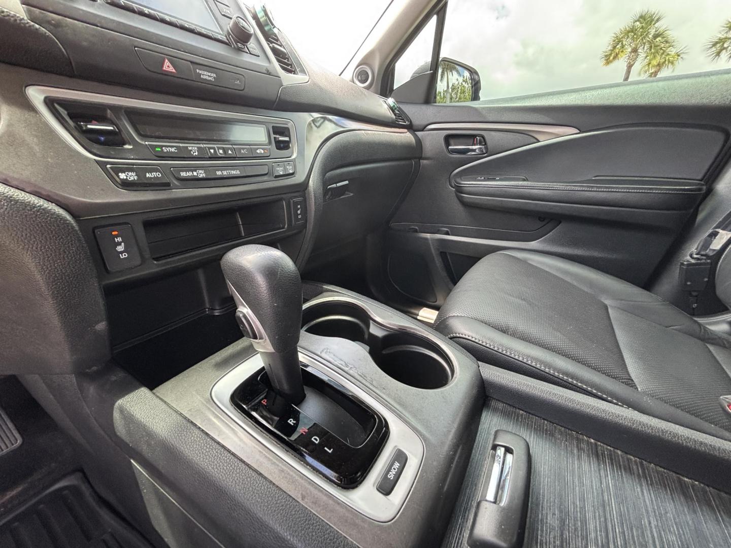 2018 GRAY /BLACK Honda Ridgeline RTL (5FPYK2F58JB) with an 3.5L V6 SOHC 24V engine, 6A transmission, located at 11170 Summerlin Square Dr., Fort Myers Beach, FL, 33931, (239) 999-7777, 26.493546, -81.941628 - Photo#14