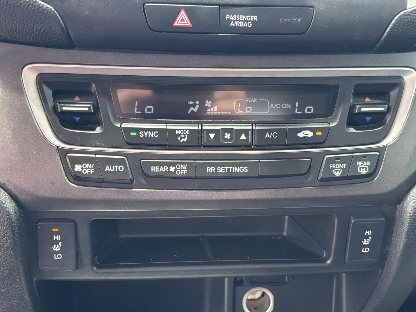 2018 GRAY /BLACK Honda Ridgeline RTL (5FPYK2F58JB) with an 3.5L V6 SOHC 24V engine, 6A transmission, located at 11170 Summerlin Square Dr., Fort Myers Beach, FL, 33931, (239) 999-7777, 26.493546, -81.941628 - Photo#24
