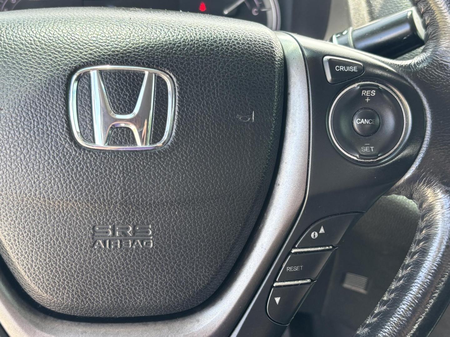 2018 GRAY /BLACK Honda Ridgeline RTL (5FPYK2F58JB) with an 3.5L V6 SOHC 24V engine, 6A transmission, located at 11170 Summerlin Square Dr., Fort Myers Beach, FL, 33931, (239) 999-7777, 26.493546, -81.941628 - Photo#28