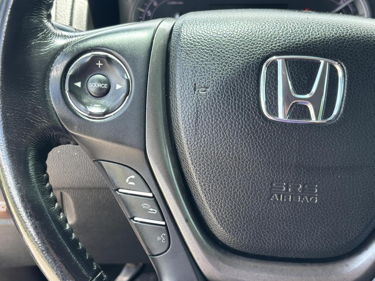 2018 GRAY /BLACK Honda Ridgeline RTL (5FPYK2F58JB) with an 3.5L V6 SOHC 24V engine, 6A transmission, located at 11170 Summerlin Square Dr., Fort Myers Beach, FL, 33931, (239) 999-7777, 26.493546, -81.941628 - Photo#27