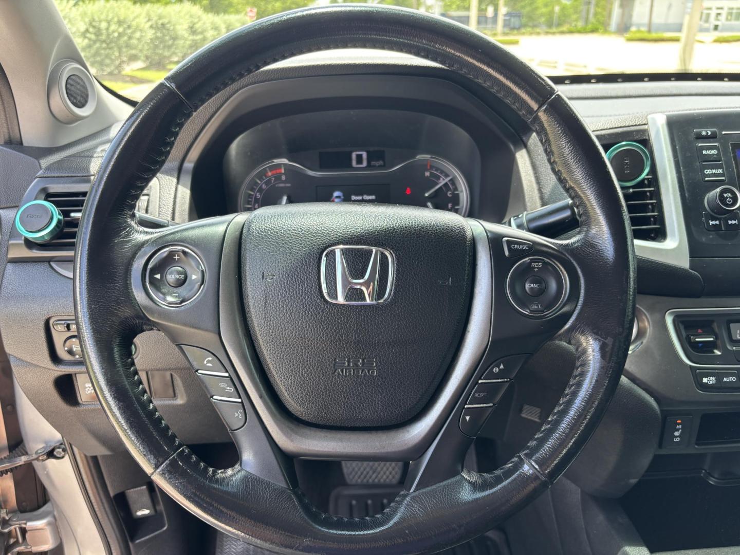 2018 GRAY /BLACK Honda Ridgeline RTL (5FPYK2F58JB) with an 3.5L V6 SOHC 24V engine, 6A transmission, located at 11170 Summerlin Square Dr., Fort Myers Beach, FL, 33931, (239) 999-7777, 26.493546, -81.941628 - Photo#26