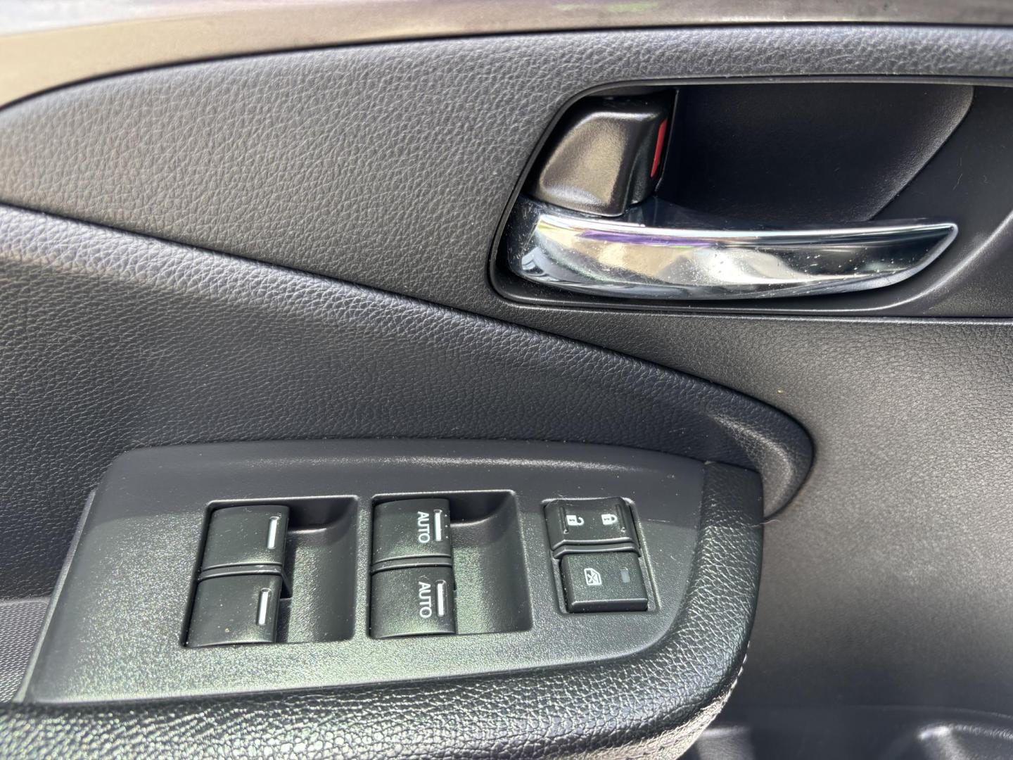 2018 GRAY /BLACK Honda Ridgeline RTL (5FPYK2F58JB) with an 3.5L V6 SOHC 24V engine, 6A transmission, located at 11170 Summerlin Square Dr., Fort Myers Beach, FL, 33931, (239) 999-7777, 26.493546, -81.941628 - Photo#33