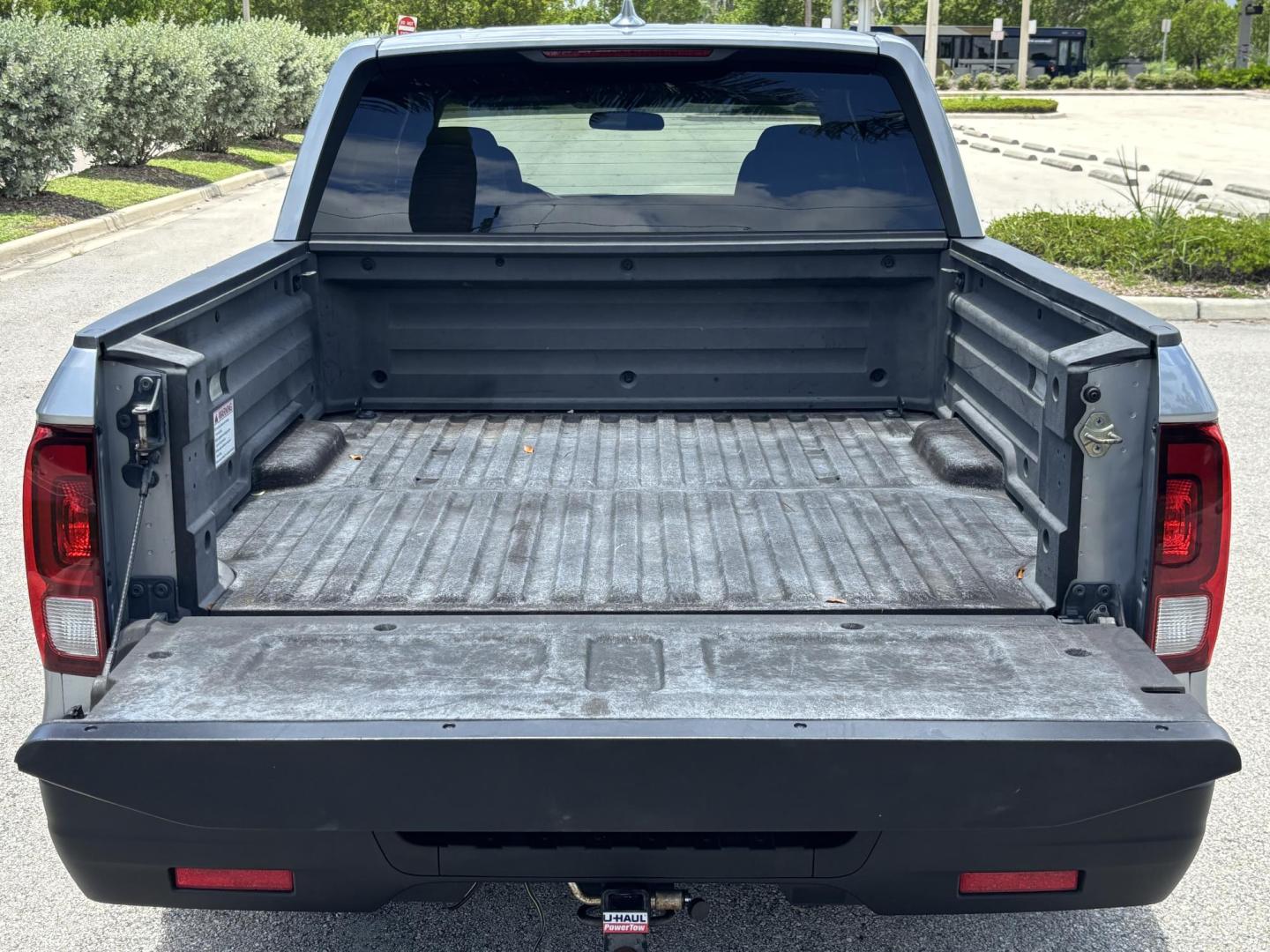 2018 GRAY /BLACK Honda Ridgeline RTL (5FPYK2F58JB) with an 3.5L V6 SOHC 24V engine, 6A transmission, located at 11170 Summerlin Square Dr., Fort Myers Beach, FL, 33931, (239) 999-7777, 26.493546, -81.941628 - Photo#8