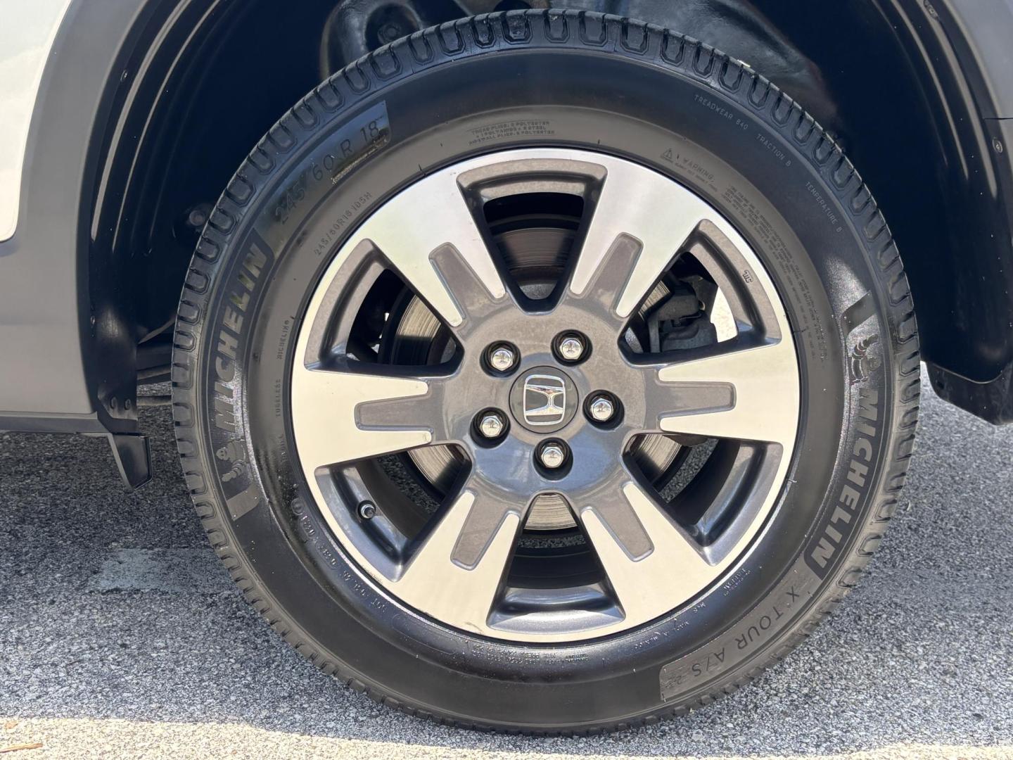 2018 GRAY /BLACK Honda Ridgeline RTL (5FPYK2F58JB) with an 3.5L V6 SOHC 24V engine, 6A transmission, located at 11170 Summerlin Square Dr., Fort Myers Beach, FL, 33931, (239) 999-7777, 26.493546, -81.941628 - Photo#41