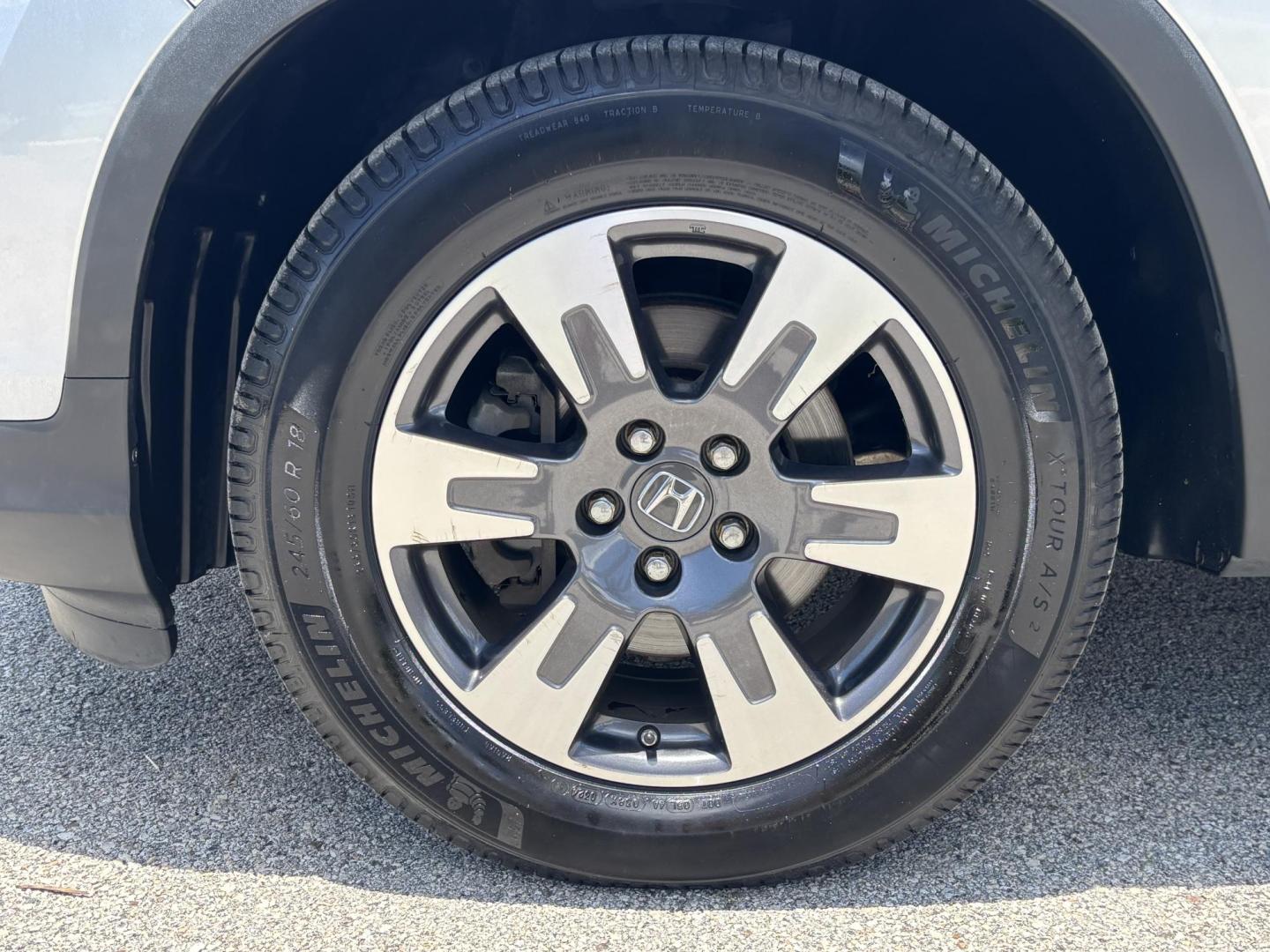 2018 GRAY /BLACK Honda Ridgeline RTL (5FPYK2F58JB) with an 3.5L V6 SOHC 24V engine, 6A transmission, located at 11170 Summerlin Square Dr., Fort Myers Beach, FL, 33931, (239) 999-7777, 26.493546, -81.941628 - Photo#42