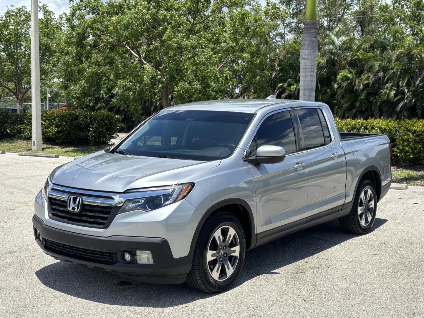 2018 GRAY /BLACK Honda Ridgeline RTL (5FPYK2F58JB) with an 3.5L V6 SOHC 24V engine, 6A transmission, located at 11170 Summerlin Square Dr., Fort Myers Beach, FL, 33931, (239) 999-7777, 26.493546, -81.941628 - Photo#0
