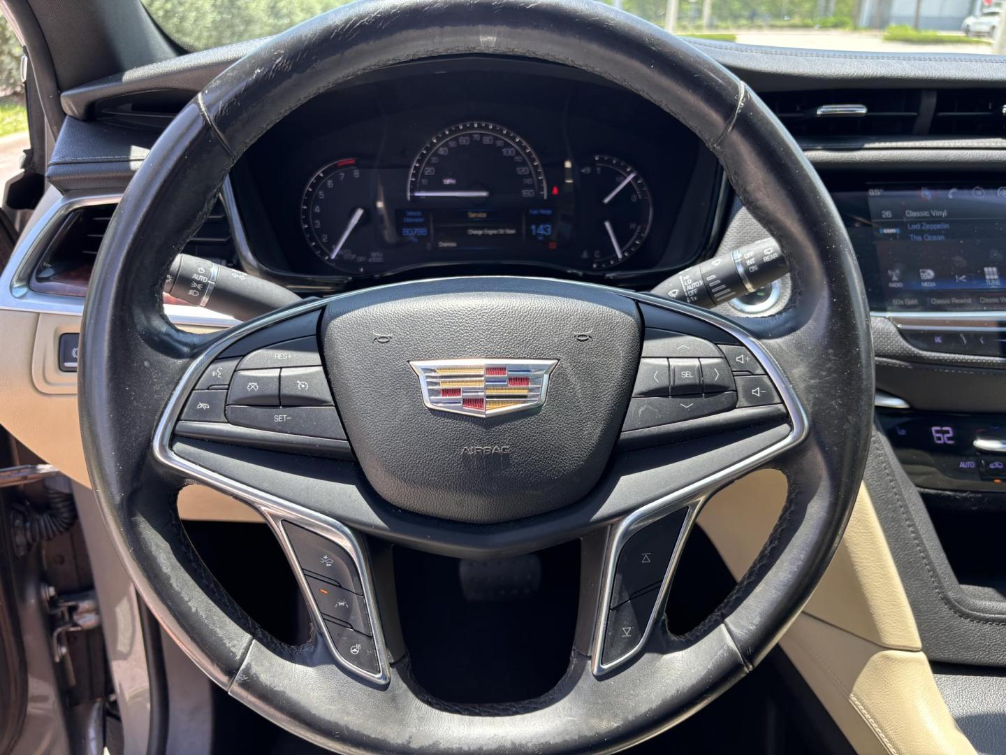 2018 GRAY /TAN Cadillac XT5 Luxury (1GYKNCRS5JZ) with an 3.6L V6 DOHC 24V engine, 8A transmission, located at 11170 Summerlin Square Dr., Fort Myers Beach, FL, 33931, (239) 999-7777, 26.493546, -81.941628 - Photo#11