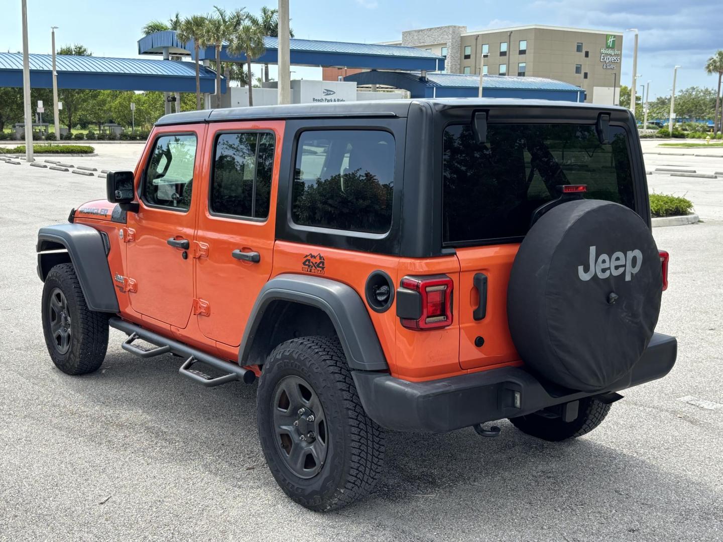 2018 ORANGE Jeep Wrangler Unlimited Sport (1C4HJXDN1JW) with an 2.0L L4 DOHC 16V TURBO engine, 6A transmission, located at 11170 Summerlin Square Dr., Fort Myers Beach, FL, 33931, (239) 999-7777, 26.493546, -81.941628 - Photo#4