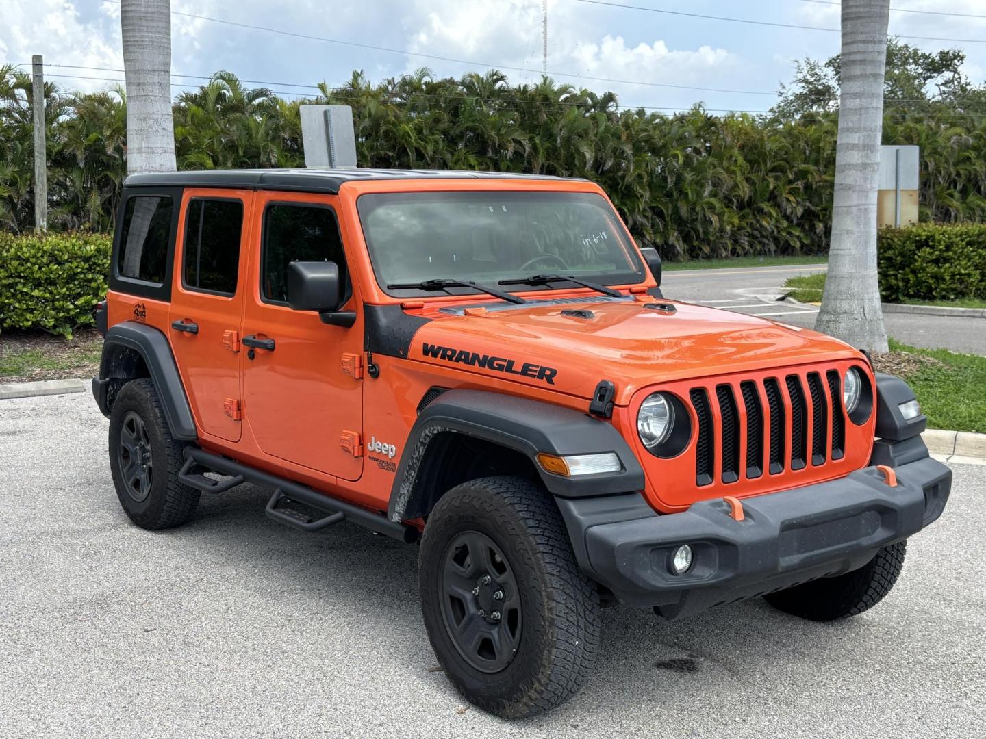 2018 ORANGE Jeep Wrangler Unlimited Sport (1C4HJXDN1JW) with an 2.0L L4 DOHC 16V TURBO engine, 6A transmission, located at 11170 Summerlin Square Dr., Fort Myers Beach, FL, 33931, (239) 999-7777, 26.493546, -81.941628 - Photo#2