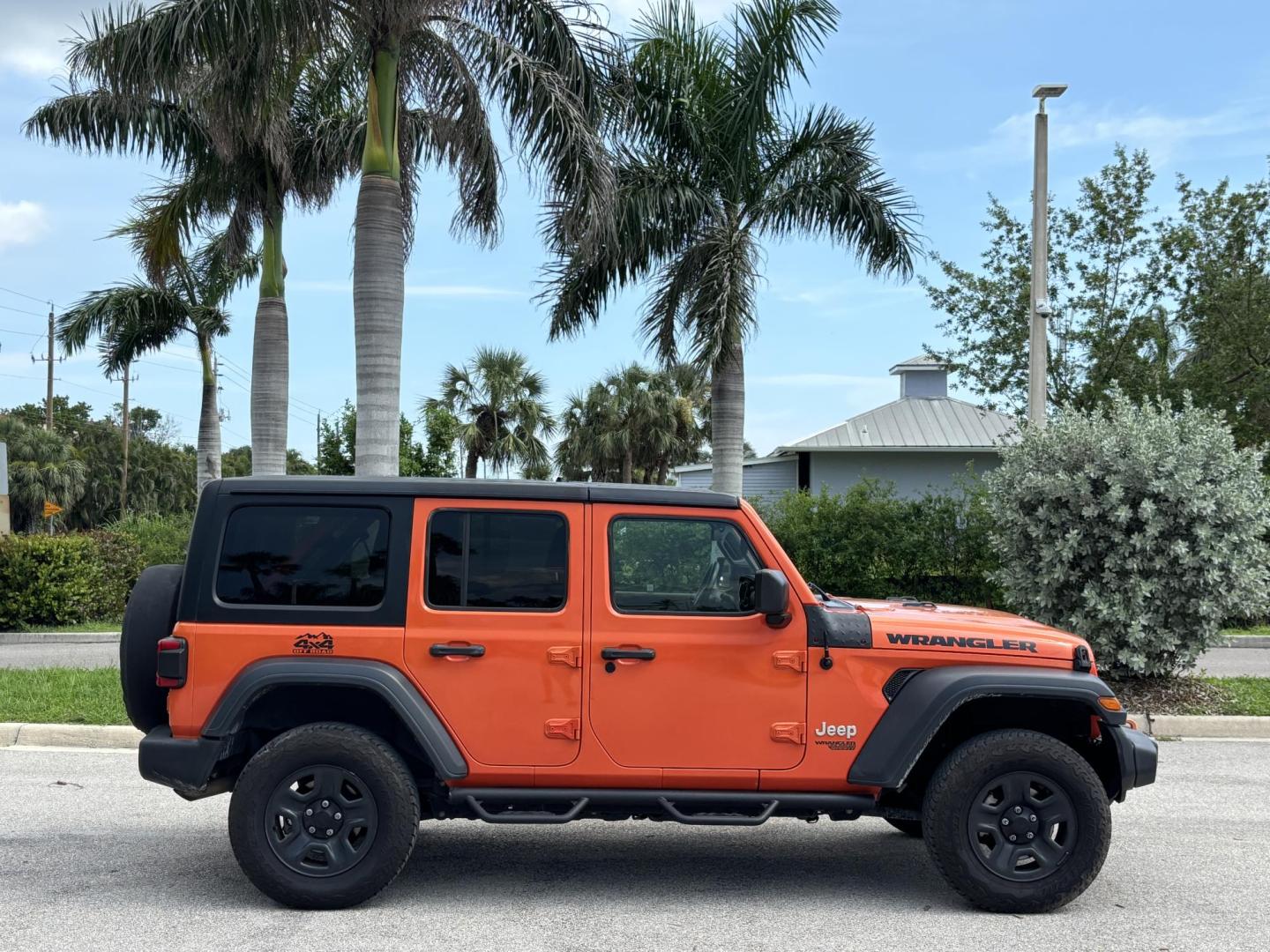 2018 ORANGE Jeep Wrangler Unlimited Sport (1C4HJXDN1JW) with an 2.0L L4 DOHC 16V TURBO engine, 6A transmission, located at 11170 Summerlin Square Dr., Fort Myers Beach, FL, 33931, (239) 999-7777, 26.493546, -81.941628 - Photo#3