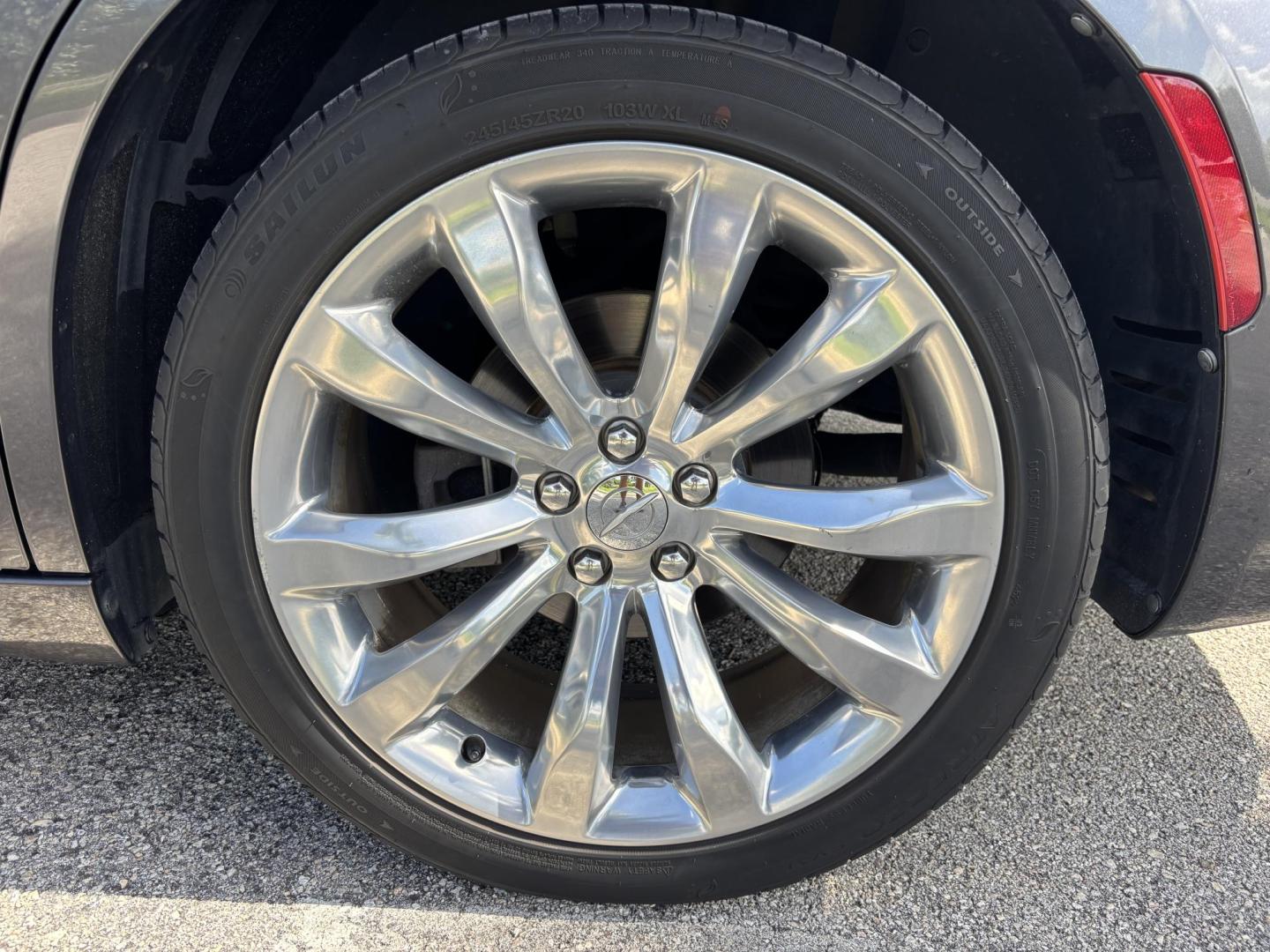 2019 GRAY Chrysler 300 Limited RWD (2C3CCAEG3KH) with an 3.6L V6 SOHC 24V engine, 8A transmission, located at 11170 Summerlin Square Dr., Fort Myers Beach, FL, 33931, (239) 999-7777, 26.493546, -81.941628 - Photo#38