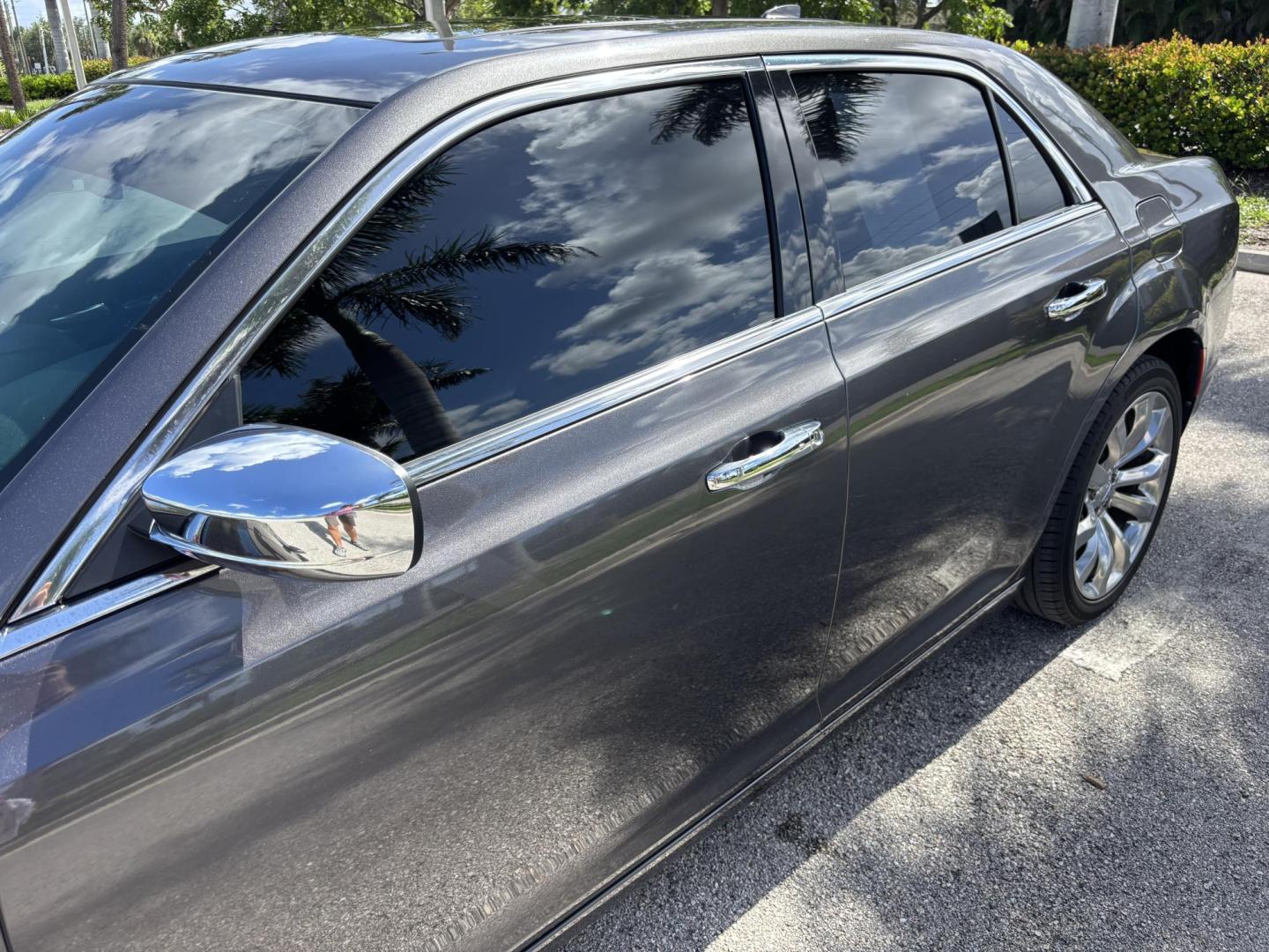 2019 GRAY Chrysler 300 Limited RWD (2C3CCAEG3KH) with an 3.6L V6 SOHC 24V engine, 8A transmission, located at 11170 Summerlin Square Dr., Fort Myers Beach, FL, 33931, (239) 999-7777, 26.493546, -81.941628 - Photo#8