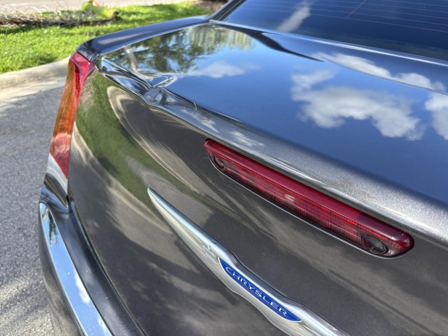 2019 GRAY Chrysler 300 Limited RWD (2C3CCAEG3KH) with an 3.6L V6 SOHC 24V engine, 8A transmission, located at 11170 Summerlin Square Dr., Fort Myers Beach, FL, 33931, (239) 999-7777, 26.493546, -81.941628 - Photo#39