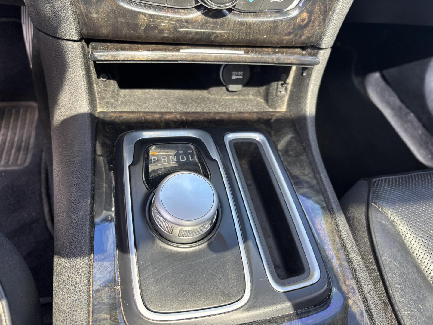 2019 GRAY Chrysler 300 Limited RWD (2C3CCAEG3KH) with an 3.6L V6 SOHC 24V engine, 8A transmission, located at 11170 Summerlin Square Dr., Fort Myers Beach, FL, 33931, (239) 999-7777, 26.493546, -81.941628 - Photo#28