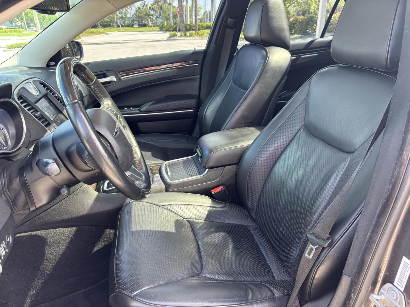 2019 GRAY Chrysler 300 Limited RWD (2C3CCAEG3KH) with an 3.6L V6 SOHC 24V engine, 8A transmission, located at 11170 Summerlin Square Dr., Fort Myers Beach, FL, 33931, (239) 999-7777, 26.493546, -81.941628 - Photo#11