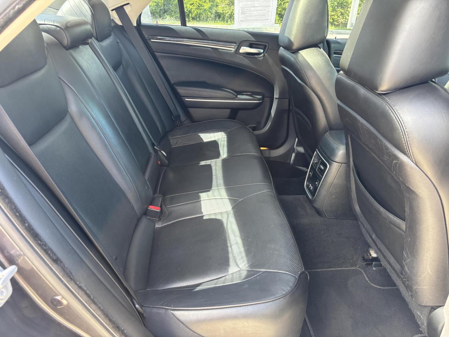 2019 GRAY Chrysler 300 Limited RWD (2C3CCAEG3KH) with an 3.6L V6 SOHC 24V engine, 8A transmission, located at 11170 Summerlin Square Dr., Fort Myers Beach, FL, 33931, (239) 999-7777, 26.493546, -81.941628 - Photo#17