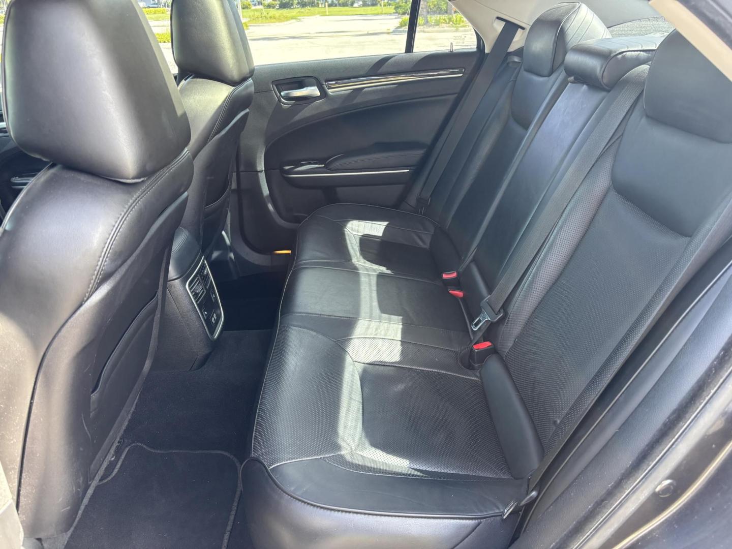 2019 GRAY Chrysler 300 Limited RWD (2C3CCAEG3KH) with an 3.6L V6 SOHC 24V engine, 8A transmission, located at 11170 Summerlin Square Dr., Fort Myers Beach, FL, 33931, (239) 999-7777, 26.493546, -81.941628 - Photo#18