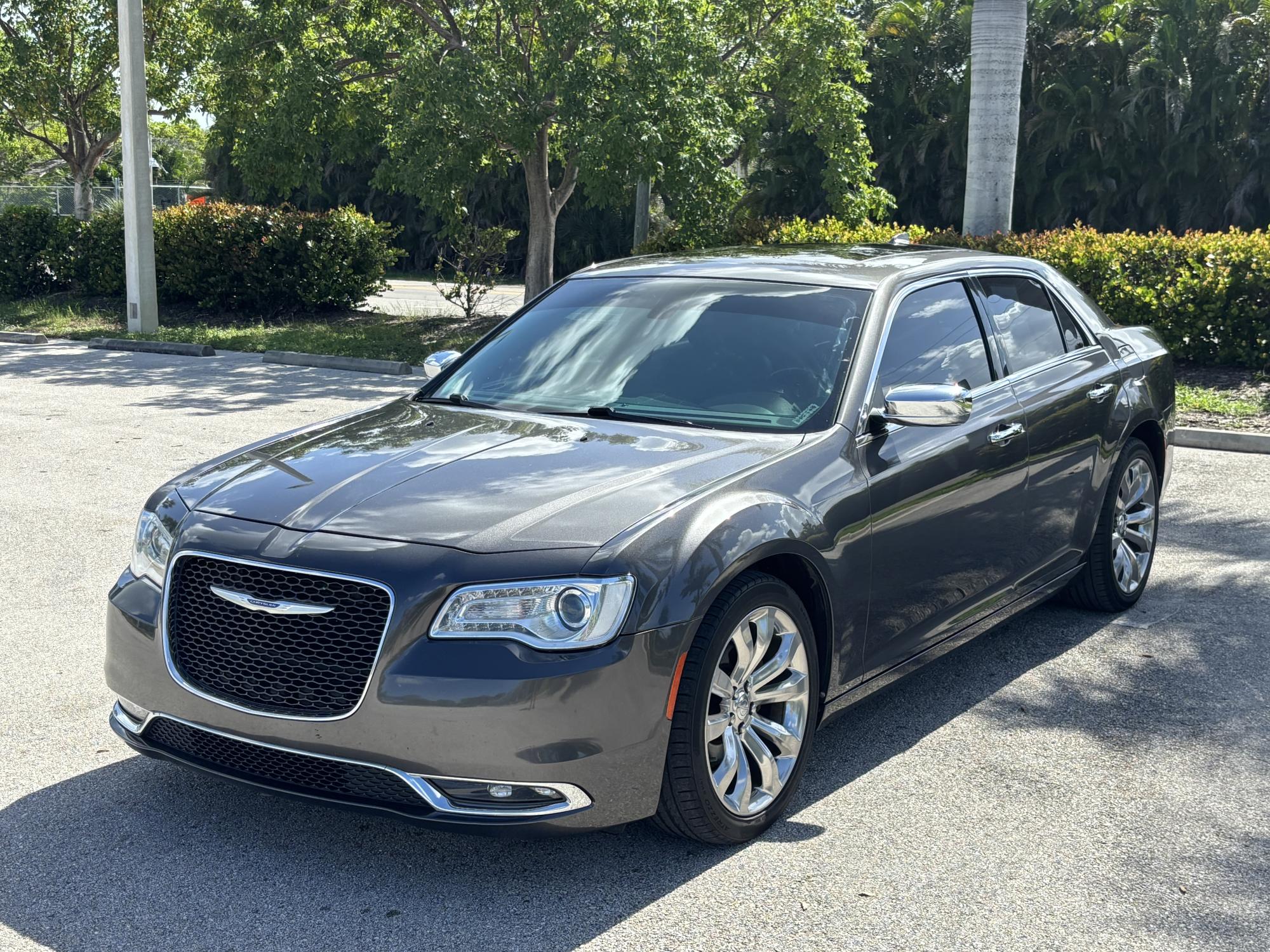 photo of 2019 Chrysler 300 Limited RWD