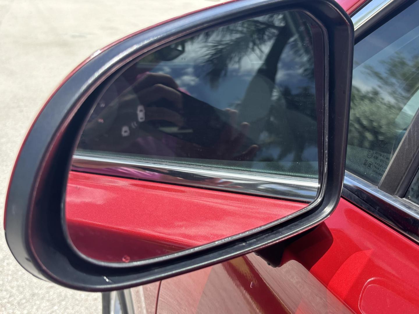 2019 RED Hyundai Santa Fe SE 2.4 (5NMS23AD9KH) with an 2.4L L4 DOHC 16V engine, 8A transmission, located at 11170 Summerlin Square Dr., Fort Myers Beach, FL, 33931, (239) 999-7777, 26.493546, -81.941628 - Photo#33