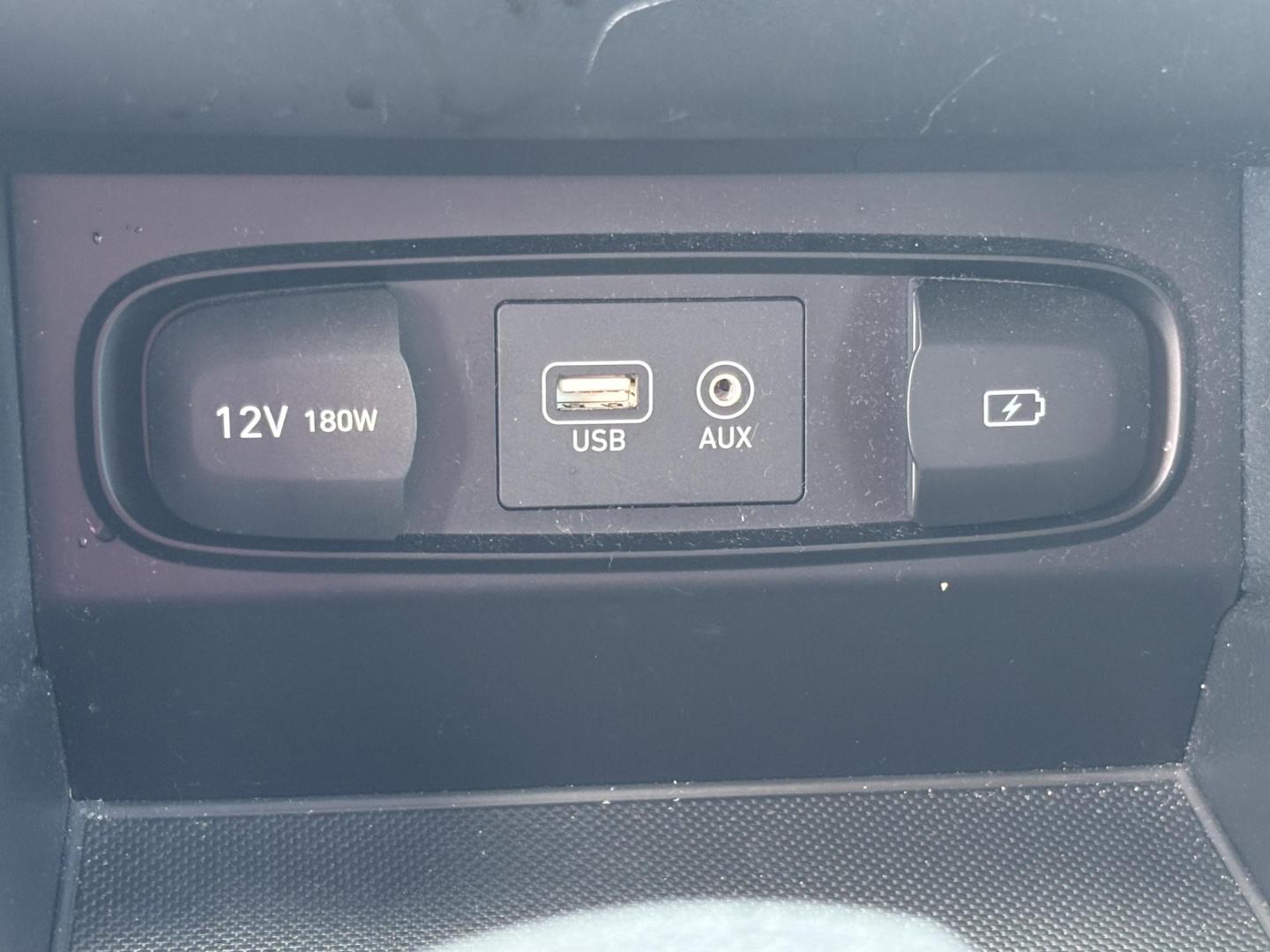 2019 RED Hyundai Santa Fe SE 2.4 (5NMS23AD9KH) with an 2.4L L4 DOHC 16V engine, 8A transmission, located at 11170 Summerlin Square Dr., Fort Myers Beach, FL, 33931, (239) 999-7777, 26.493546, -81.941628 - Photo#26