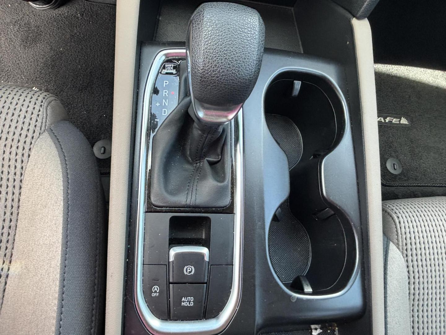 2019 RED Hyundai Santa Fe SE 2.4 (5NMS23AD9KH) with an 2.4L L4 DOHC 16V engine, 8A transmission, located at 11170 Summerlin Square Dr., Fort Myers Beach, FL, 33931, (239) 999-7777, 26.493546, -81.941628 - Photo#27