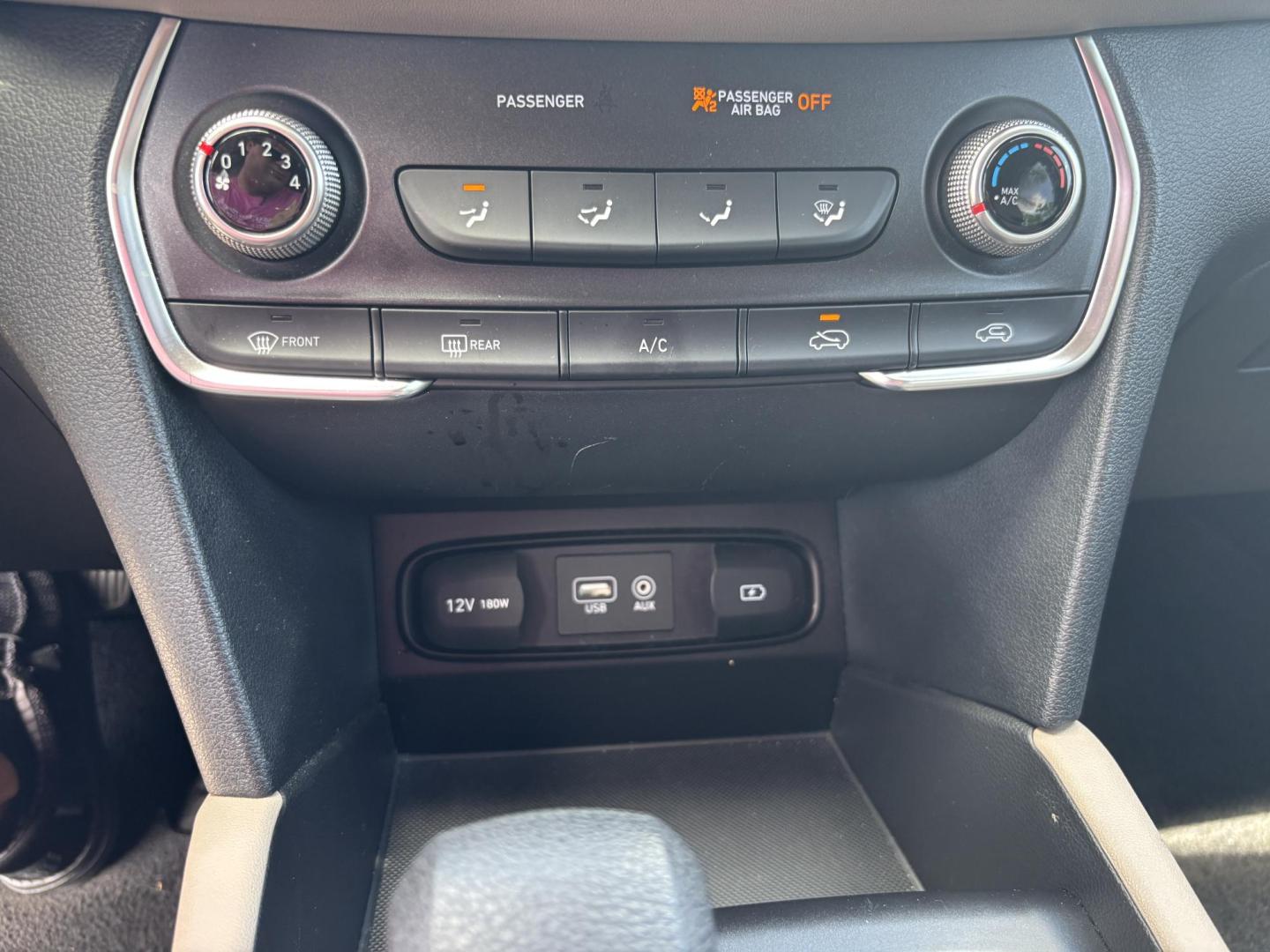 2019 RED Hyundai Santa Fe SE 2.4 (5NMS23AD9KH) with an 2.4L L4 DOHC 16V engine, 8A transmission, located at 11170 Summerlin Square Dr., Fort Myers Beach, FL, 33931, (239) 999-7777, 26.493546, -81.941628 - Photo#25