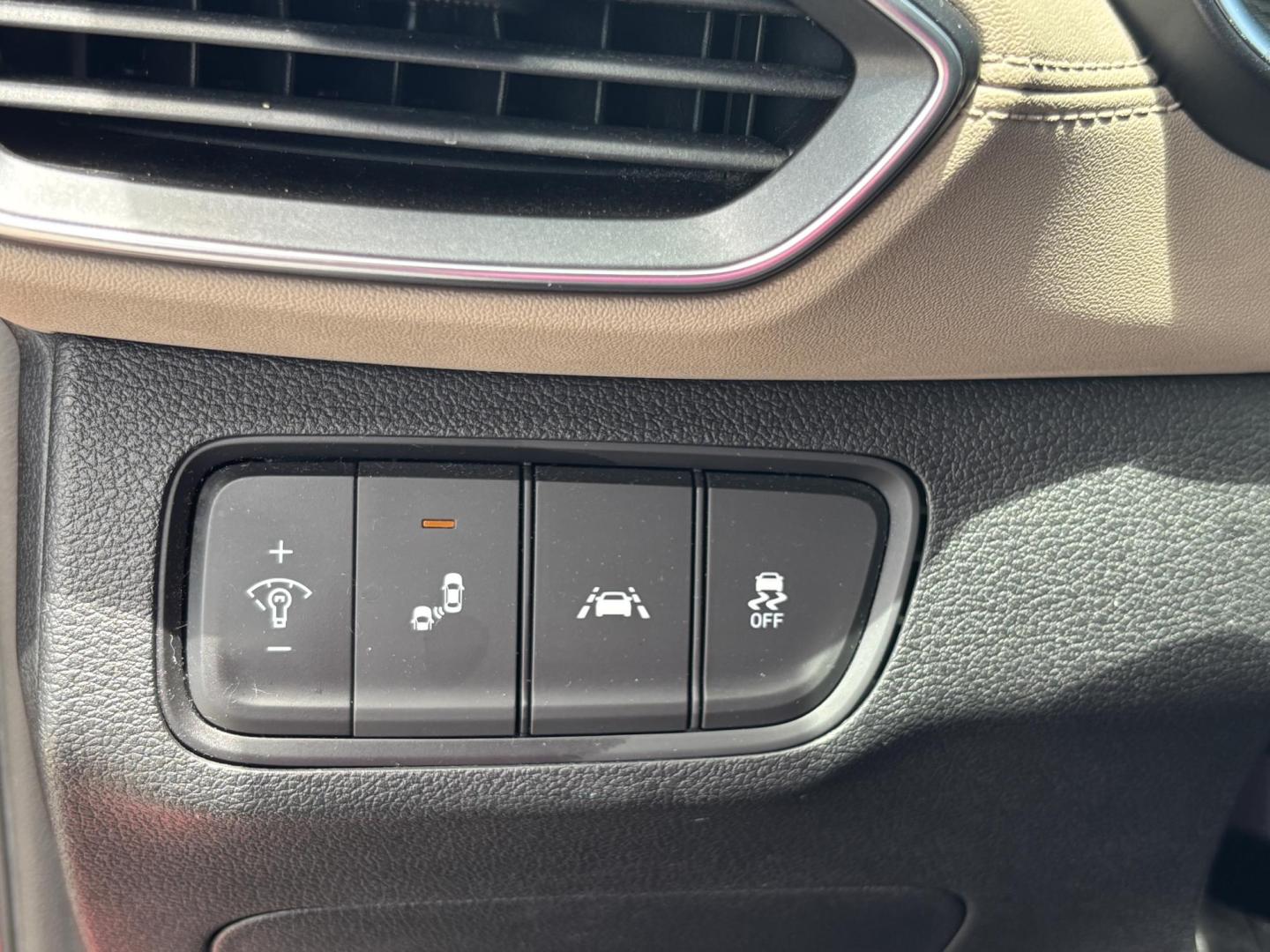 2019 RED Hyundai Santa Fe SE 2.4 (5NMS23AD9KH) with an 2.4L L4 DOHC 16V engine, 8A transmission, located at 11170 Summerlin Square Dr., Fort Myers Beach, FL, 33931, (239) 999-7777, 26.493546, -81.941628 - Photo#29