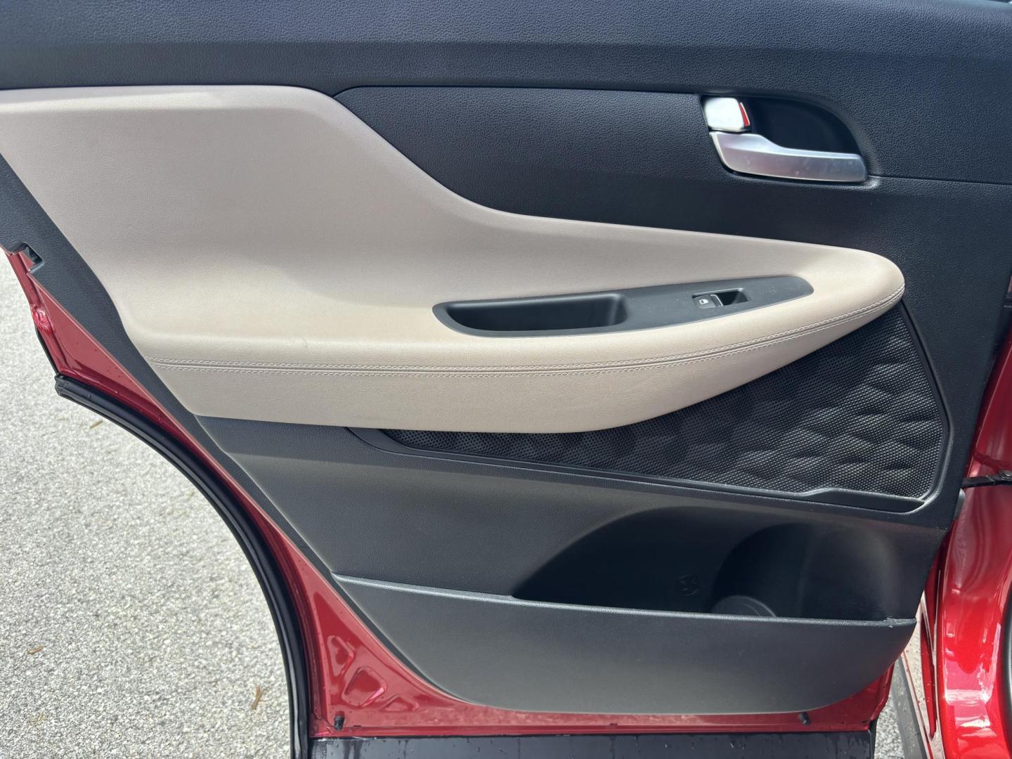 2019 RED Hyundai Santa Fe SE 2.4 (5NMS23AD9KH) with an 2.4L L4 DOHC 16V engine, 8A transmission, located at 11170 Summerlin Square Dr., Fort Myers Beach, FL, 33931, (239) 999-7777, 26.493546, -81.941628 - Photo#34