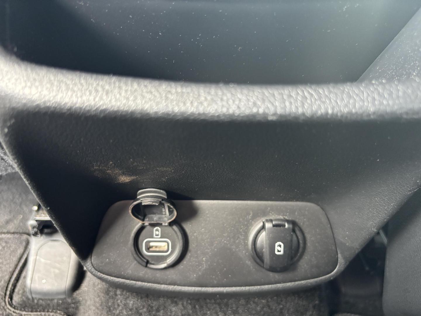 2019 RED Hyundai Santa Fe SE 2.4 (5NMS23AD9KH) with an 2.4L L4 DOHC 16V engine, 8A transmission, located at 11170 Summerlin Square Dr., Fort Myers Beach, FL, 33931, (239) 999-7777, 26.493546, -81.941628 - Photo#16