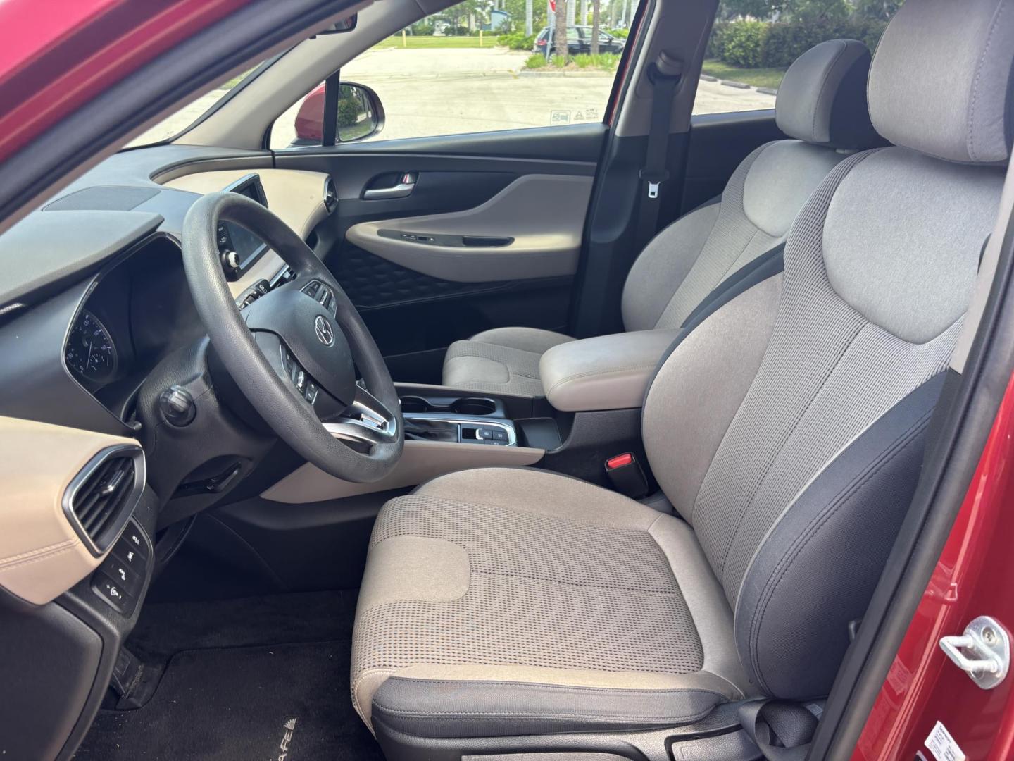 2019 RED Hyundai Santa Fe SE 2.4 (5NMS23AD9KH) with an 2.4L L4 DOHC 16V engine, 8A transmission, located at 11170 Summerlin Square Dr., Fort Myers Beach, FL, 33931, (239) 999-7777, 26.493546, -81.941628 - Photo#9